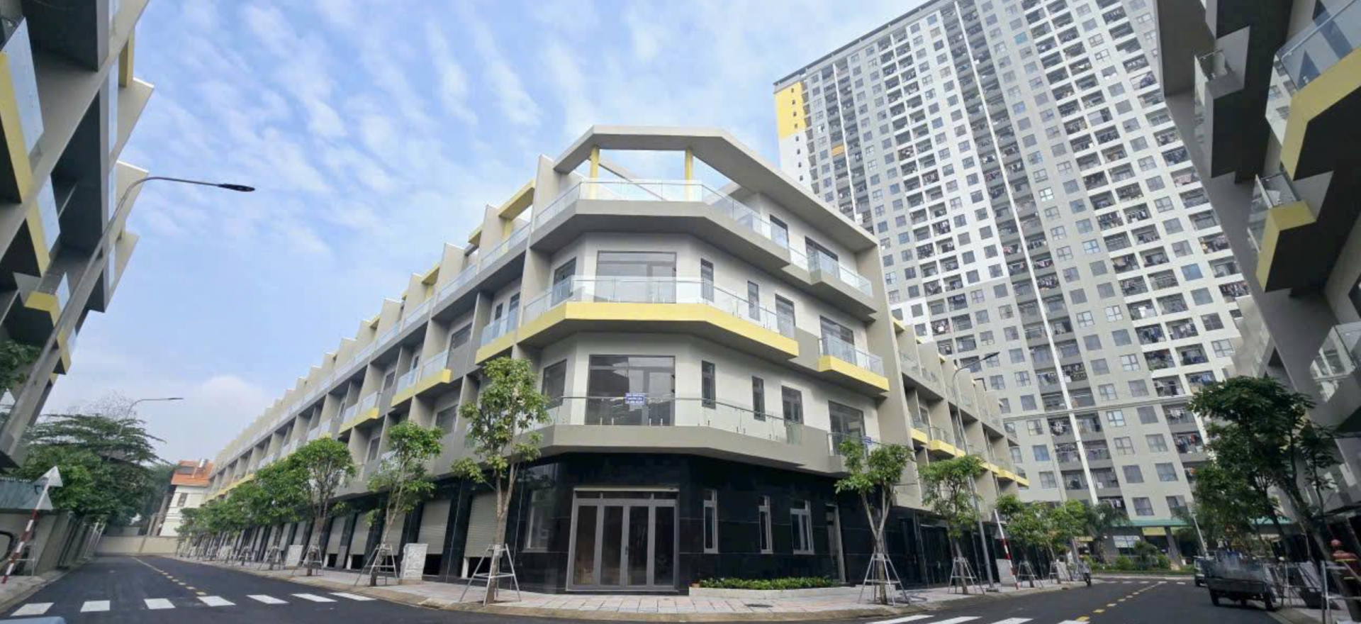 Nhà phố Bcons Uni Valley đã hoàn thiện & sẵn sàng khai thác (Ảnh: Bcons Homes) Nhà phố Bcons Uni Valley đã hoàn thiện & sẵn sàng khai thác (Ảnh: Bcons Homes)