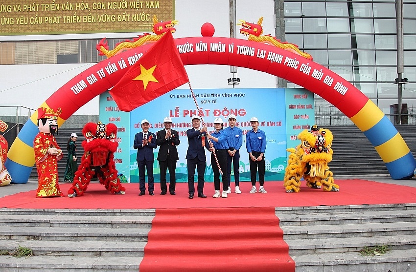 Truyền thông dân số hiệu quả - Nền tảng cho sự phát triển bền vững Truyền thông dân số hiệu quả - Nền tảng cho sự phát triển bền vững