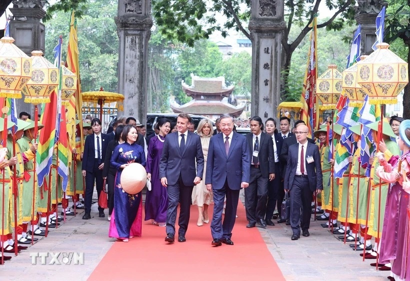 Quyết tâm đưa quan hệ Việt Nam-Pháp đi vào thực chất và hiệu quả Quyết tâm đưa quan hệ Việt Nam-Pháp đi vào thực chất và hiệu quả