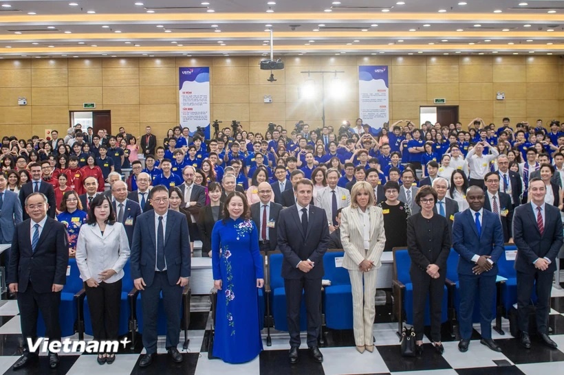 Quyết tâm đưa quan hệ Việt Nam-Pháp đi vào thực chất và hiệu quả Quyết tâm đưa quan hệ Việt Nam-Pháp đi vào thực chất và hiệu quả