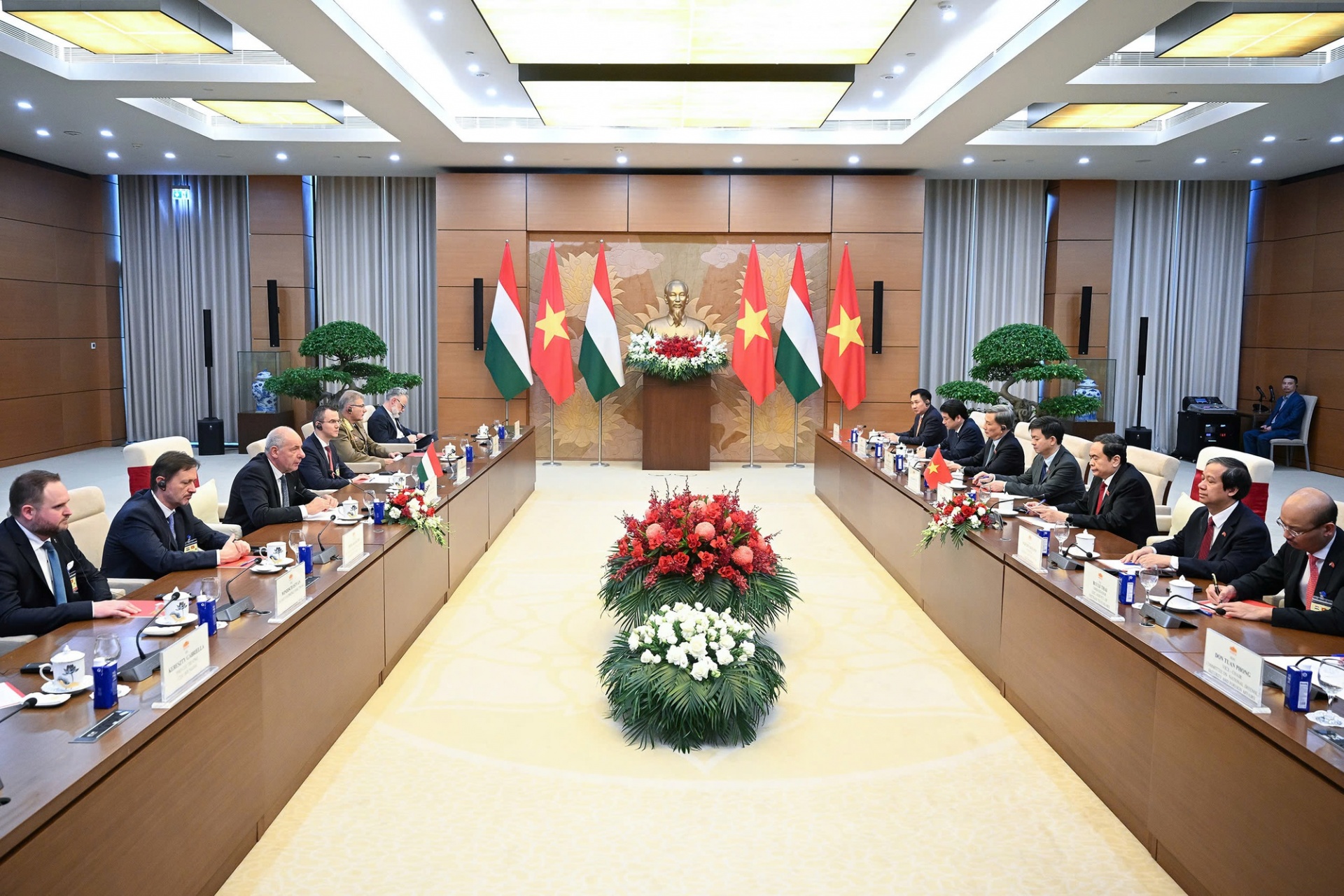 Hai nhà lãnh đạo bày tỏ hài lòng về sự phát triển hết sức tích cực trong quan hệ hai nước, nhất là về chính trị - ngoại giao, trong đó có kênh Quốc hội - Ảnh: Quochoi.vn Hai nhà lãnh đạo bày tỏ hài lòng về sự phát triển hết sức tích cực trong quan hệ hai nước, nhất là về chính trị - ngoại giao, trong đó có kênh Quốc hội - Ảnh: Quochoi.vn