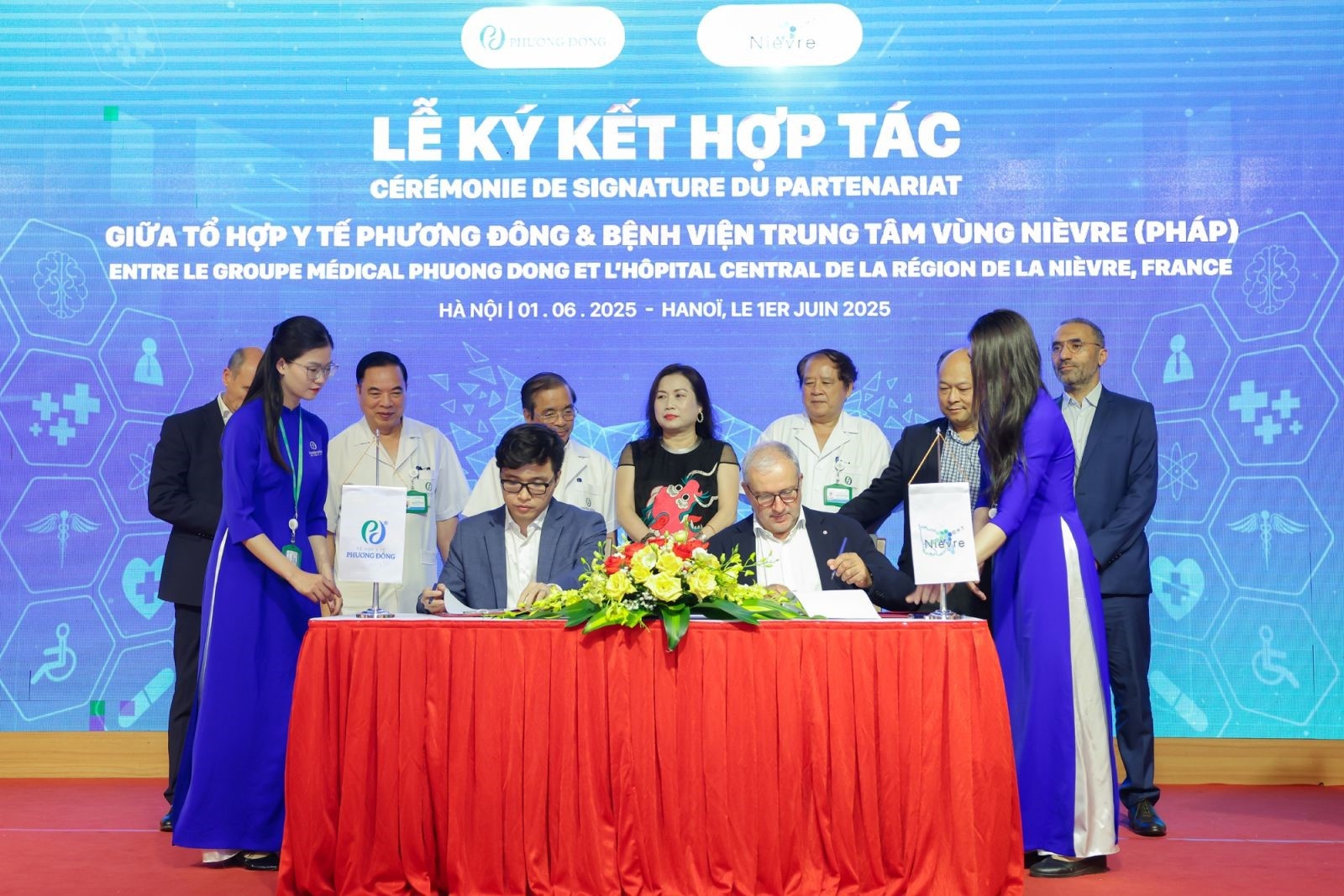 Tổ hợp Y tế Phương Đông mở rộng mạng lưới hợp tác quốc tế với chuyên gia y tế Pháp Tổ hợp Y tế Phương Đông mở rộng mạng lưới hợp tác quốc tế với chuyên gia y tế Pháp