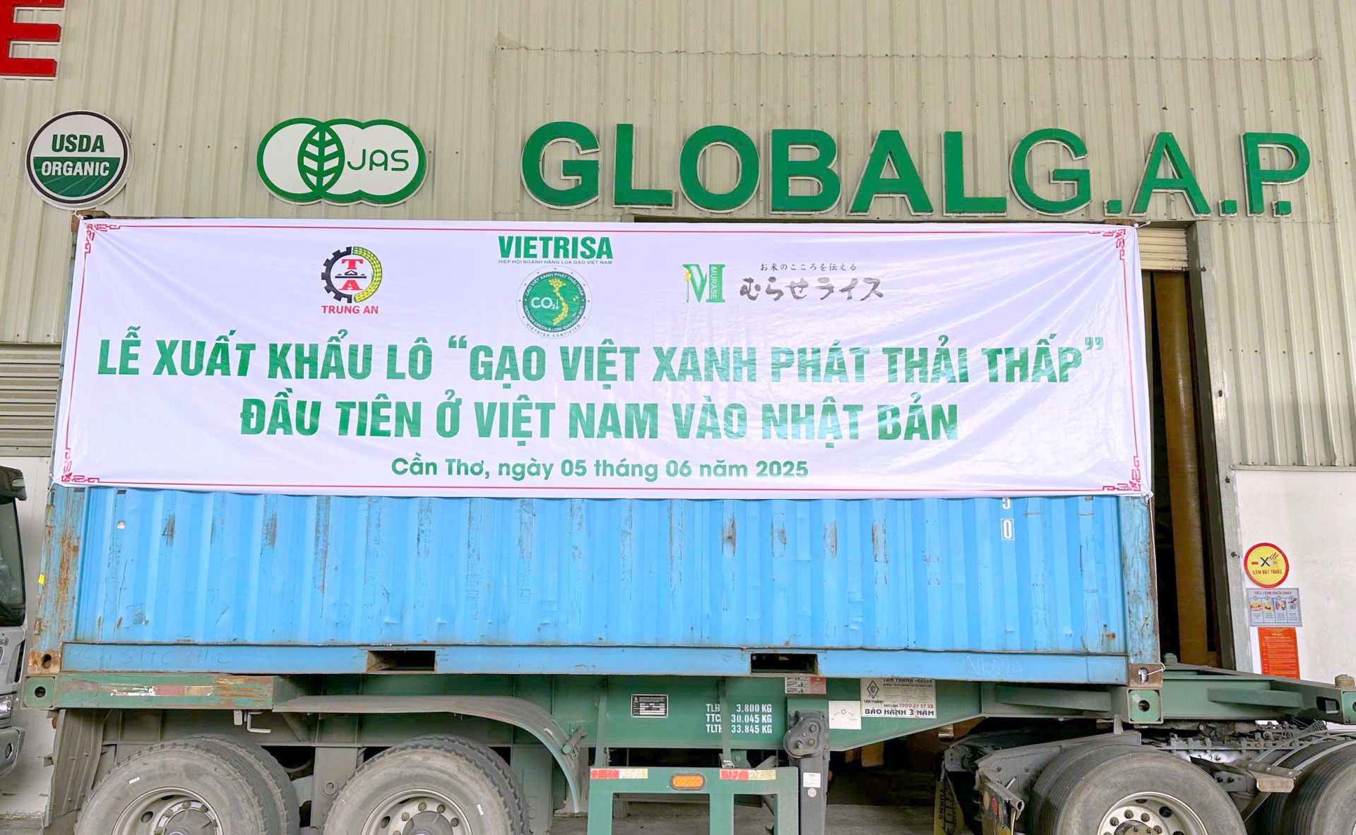 Lần đầu tiên Việt Nam xuất khẩu lô gạo phát thải thấp sang thị trường Nhật Bản Lần đầu tiên Việt Nam xuất khẩu lô gạo phát thải thấp sang thị trường Nhật Bản