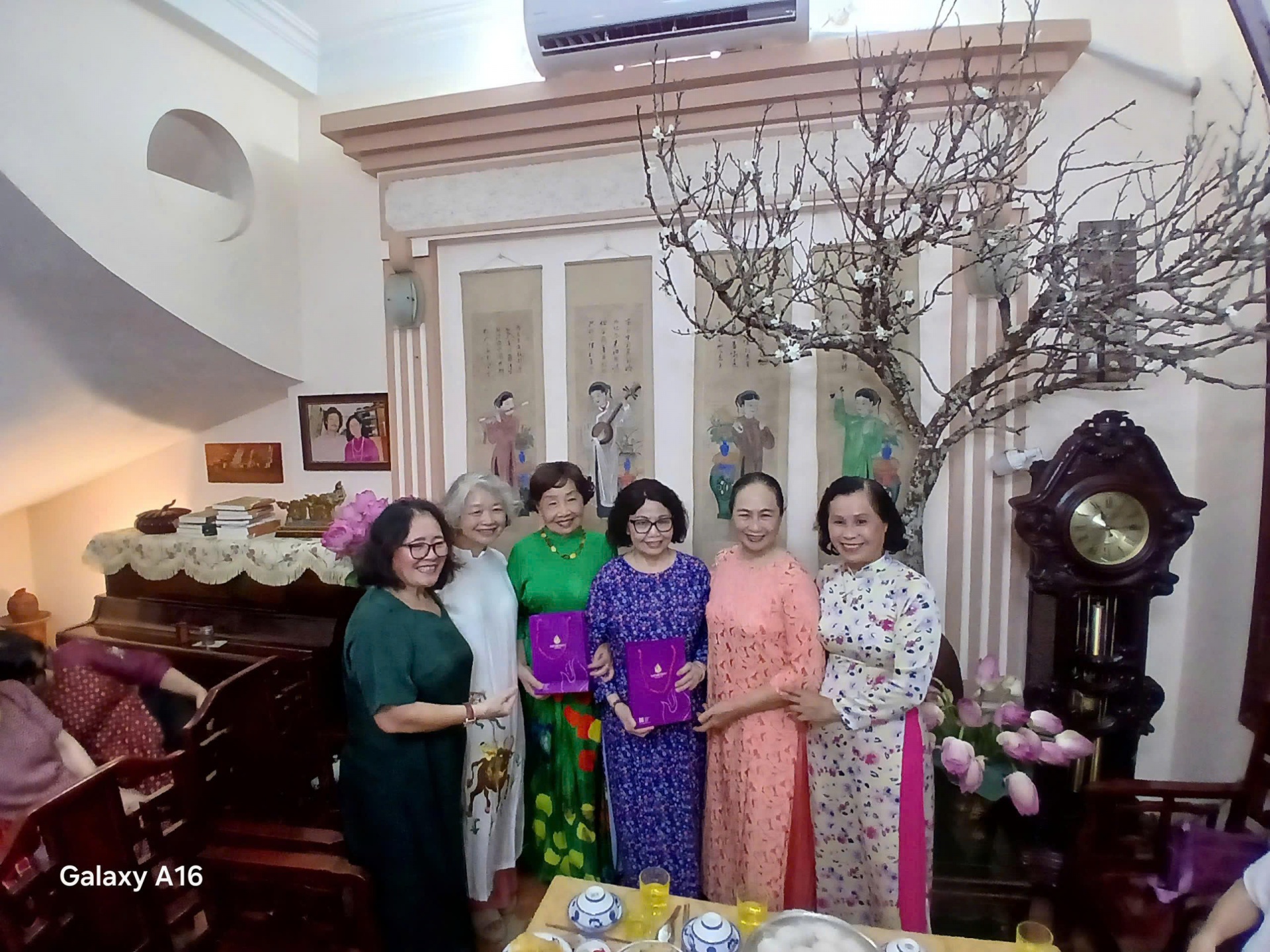 Một cuộc gặp tình nghĩa trăm năm