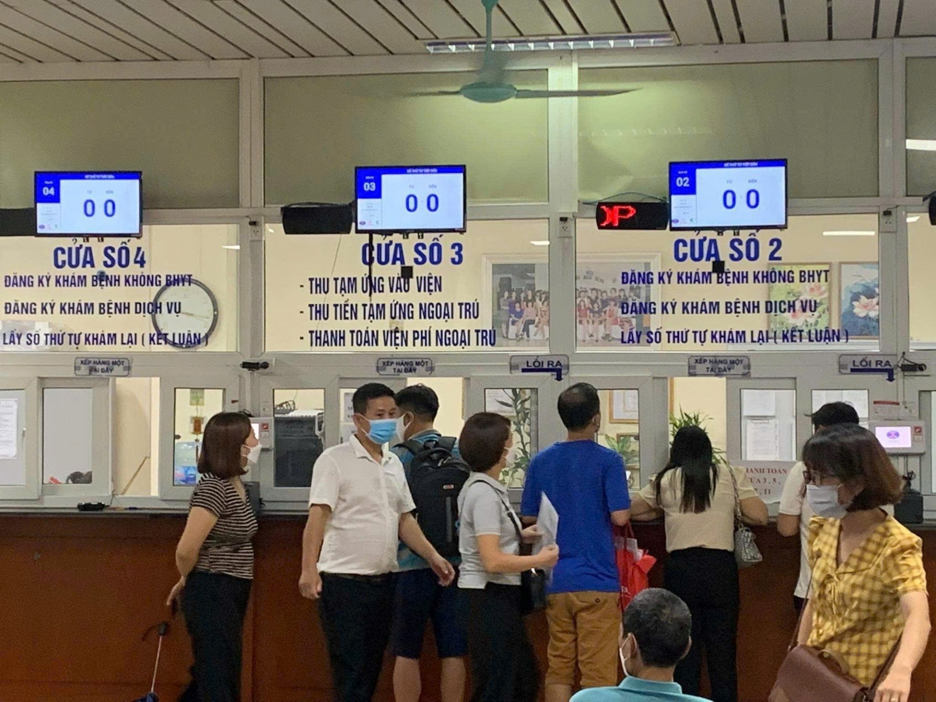 Tổng số nhiệm vụ cần phân định trong lĩnh vực y tế lần này là 35 nhiệm vụ - Ảnh: VGP