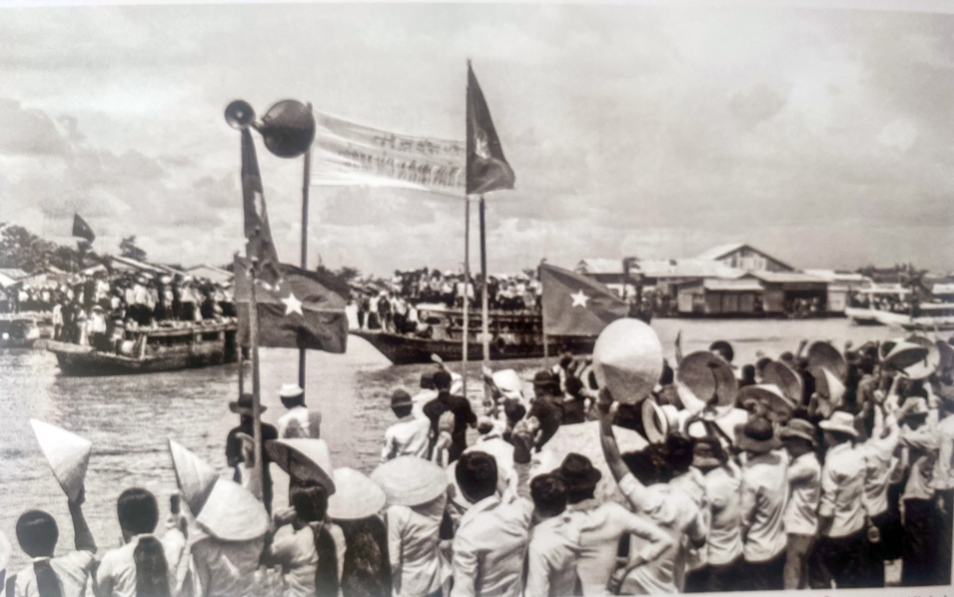 Tây Nam Bộ kháng chiến – Lịch sử qua ống kính