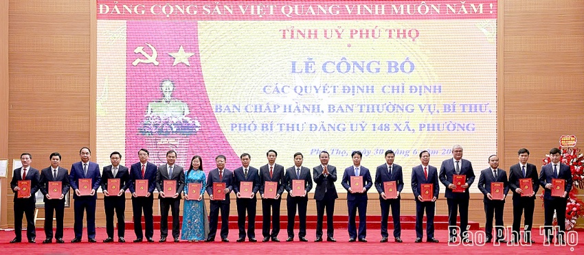 Trung ương chính thức công bố, trao Nghị quyết, Quyết định thành lập Đảng bộ tỉnh Phú Thọ mới