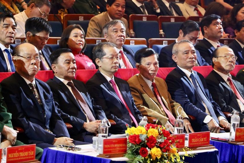 Chủ tịch Quốc hội Trần Thanh Mẫn và các đại biểu dự Lễ công bố các Nghị quyết, Quyết định về sáp nhập đơn vị hành chính tại Cần Thơ - Ảnh: Nhân dân Chủ tịch Quốc hội Trần Thanh Mẫn và các đại biểu dự Lễ công bố các Nghị quyết, Quyết định về sáp nhập đơn vị hành chính tại Cần Thơ - Ảnh: Nhân dân