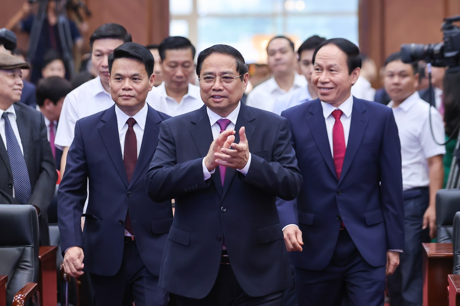 Đồng chí Phạm Minh Chính, Ủy viên Bộ Chính trị, Thủ tướng Chính phủ dự lễ công bố các nghị quyết, quyết định của Trung ương và địa phương tại thành phố Hải Phòng - Ảnh: VGP Đồng chí Phạm Minh Chính, Ủy viên Bộ Chính trị, Thủ tướng Chính phủ dự lễ công bố các nghị quyết, quyết định của Trung ương và địa phương tại thành phố Hải Phòng - Ảnh: VGP