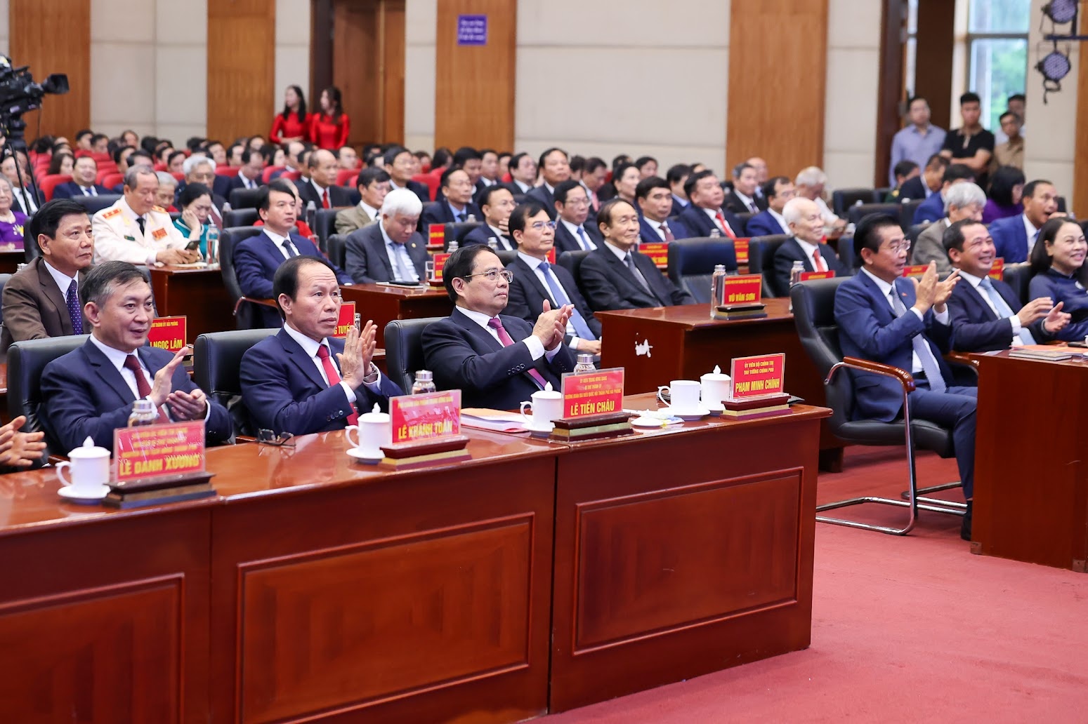 Thủ tướng Phạm Minh Chính dự Lễ công bố các nghị quyết, quyết định của Trung ương về sáp nhập đơn vị hành chính tại thành phố Hải Phòng - Ảnh: VGP Thủ tướng Phạm Minh Chính dự Lễ công bố các nghị quyết, quyết định của Trung ương về sáp nhập đơn vị hành chính tại thành phố Hải Phòng - Ảnh: VGP