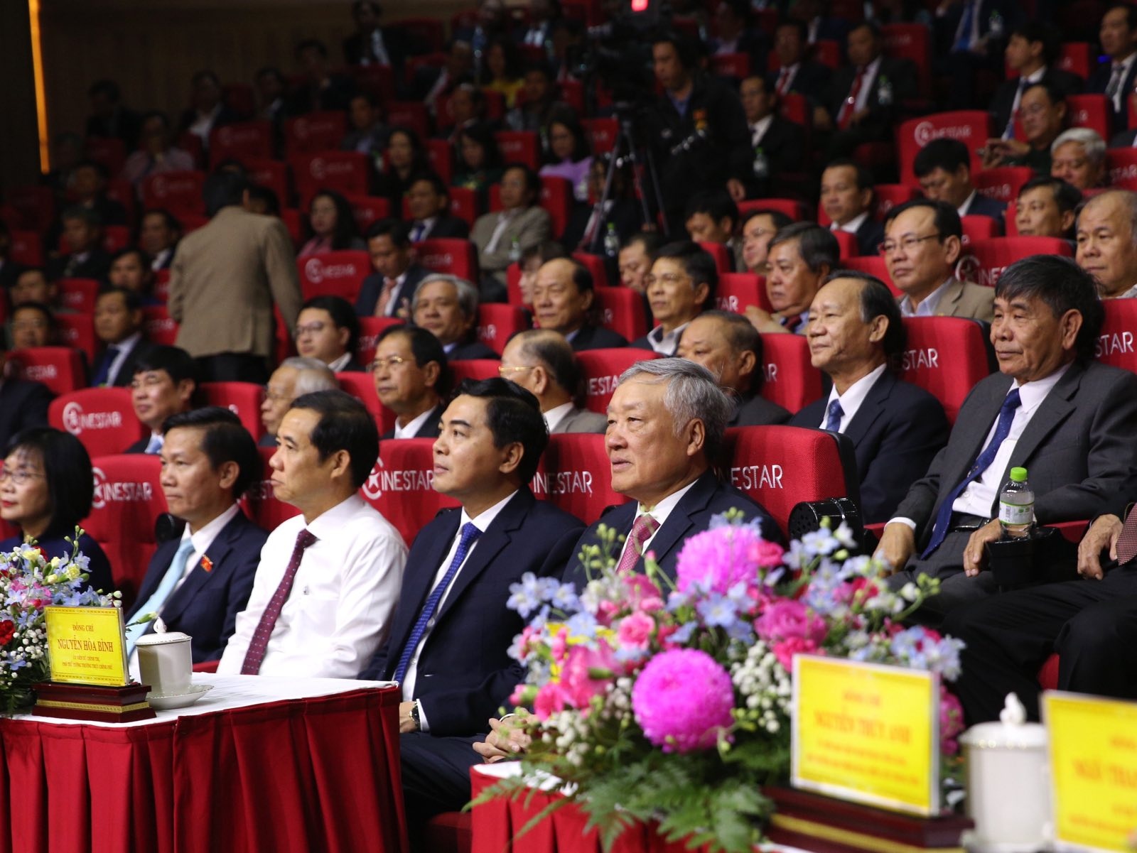 Ủy viên Bộ Chính trị, Phó Thủ tướng Thường trực Chính phủ Nguyễn Hòa Bình dự và phát biểu chỉ đạo Lễ công bố tại tỉnh Lâm Đồng - Ảnh: VGP Ủy viên Bộ Chính trị, Phó Thủ tướng Thường trực Chính phủ Nguyễn Hòa Bình dự và phát biểu chỉ đạo Lễ công bố tại tỉnh Lâm Đồng - Ảnh: VGP