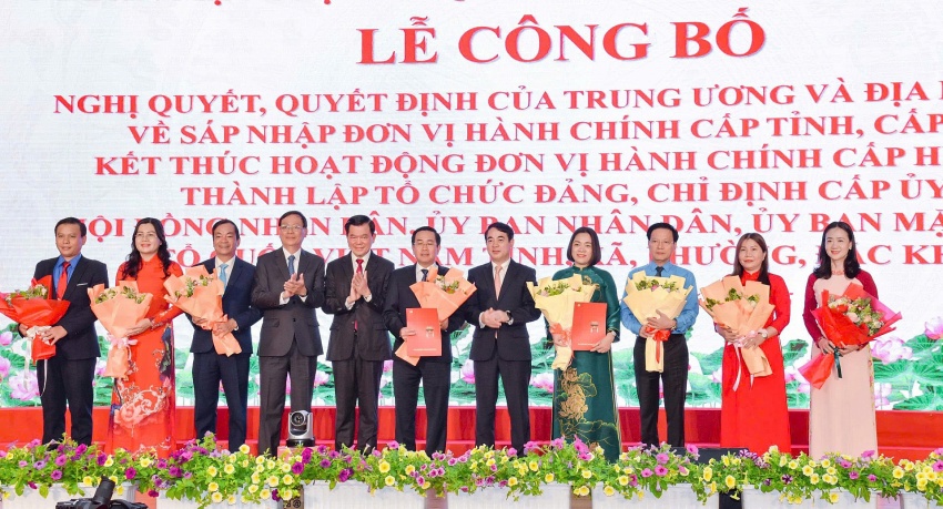 Lễ công bố các Nghị quyết, Quyết định sáp nhập đơn vị hành chính và kiện toàn bộ máy tỉnh Khánh Hòa