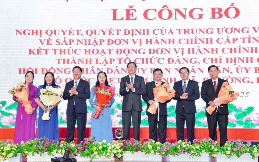 Lễ công bố các Nghị quyết, Quyết định sáp nhập đơn vị hành chính và kiện toàn bộ máy tỉnh Khánh Hòa