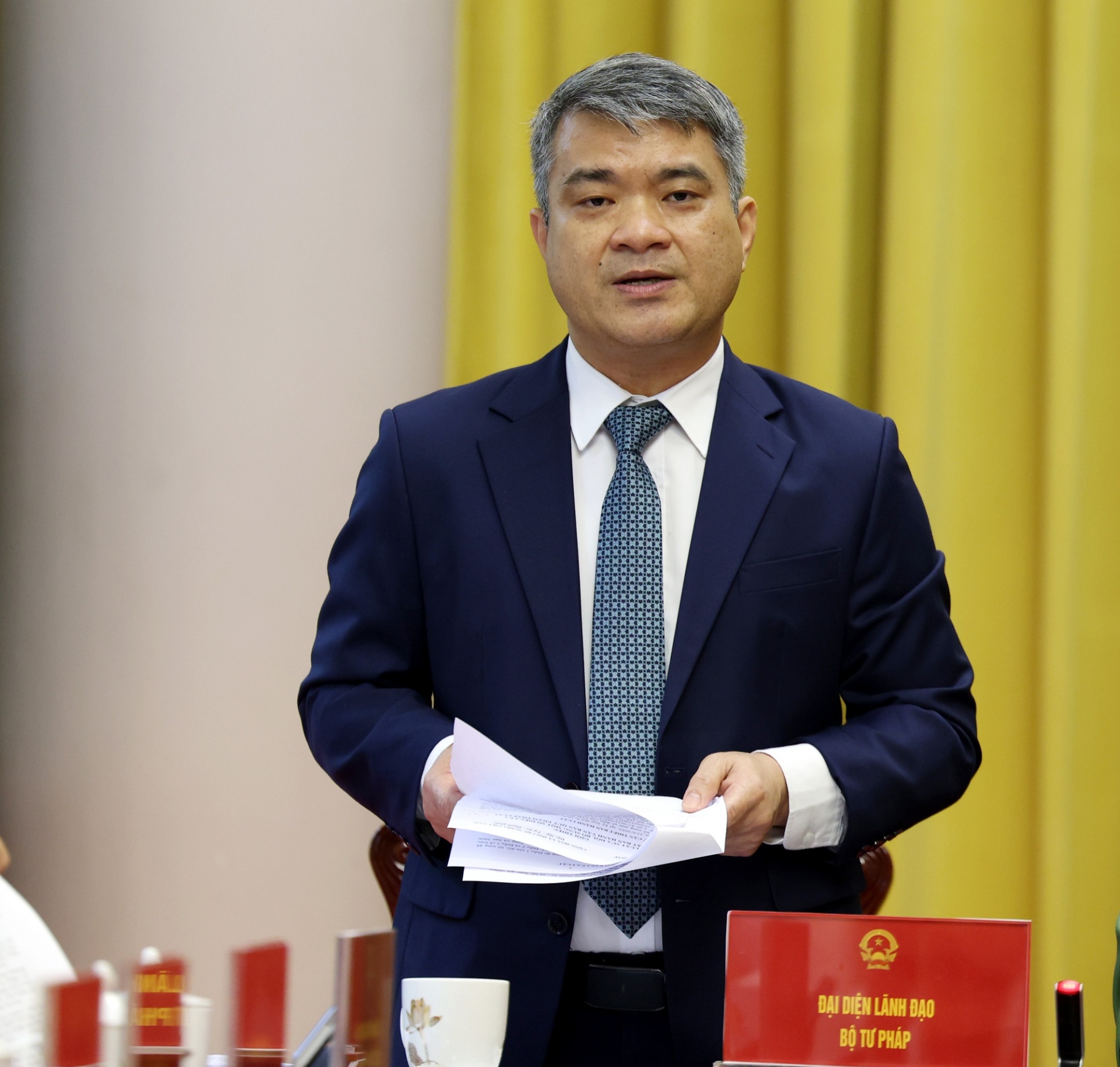 Thứ trưởng Bộ Tư pháp Nguyễn Thanh Tú thông tin tại họp báo - Ảnh: VGP Thứ trưởng Bộ Tư pháp Nguyễn Thanh Tú thông tin tại họp báo - Ảnh: VGP