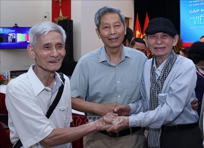 Phóng viên TTXVN tham gia các cuộc kháng chiến trong ngày gặp mặt Phóng viên TTXVN tham gia các cuộc kháng chiến trong ngày gặp mặt