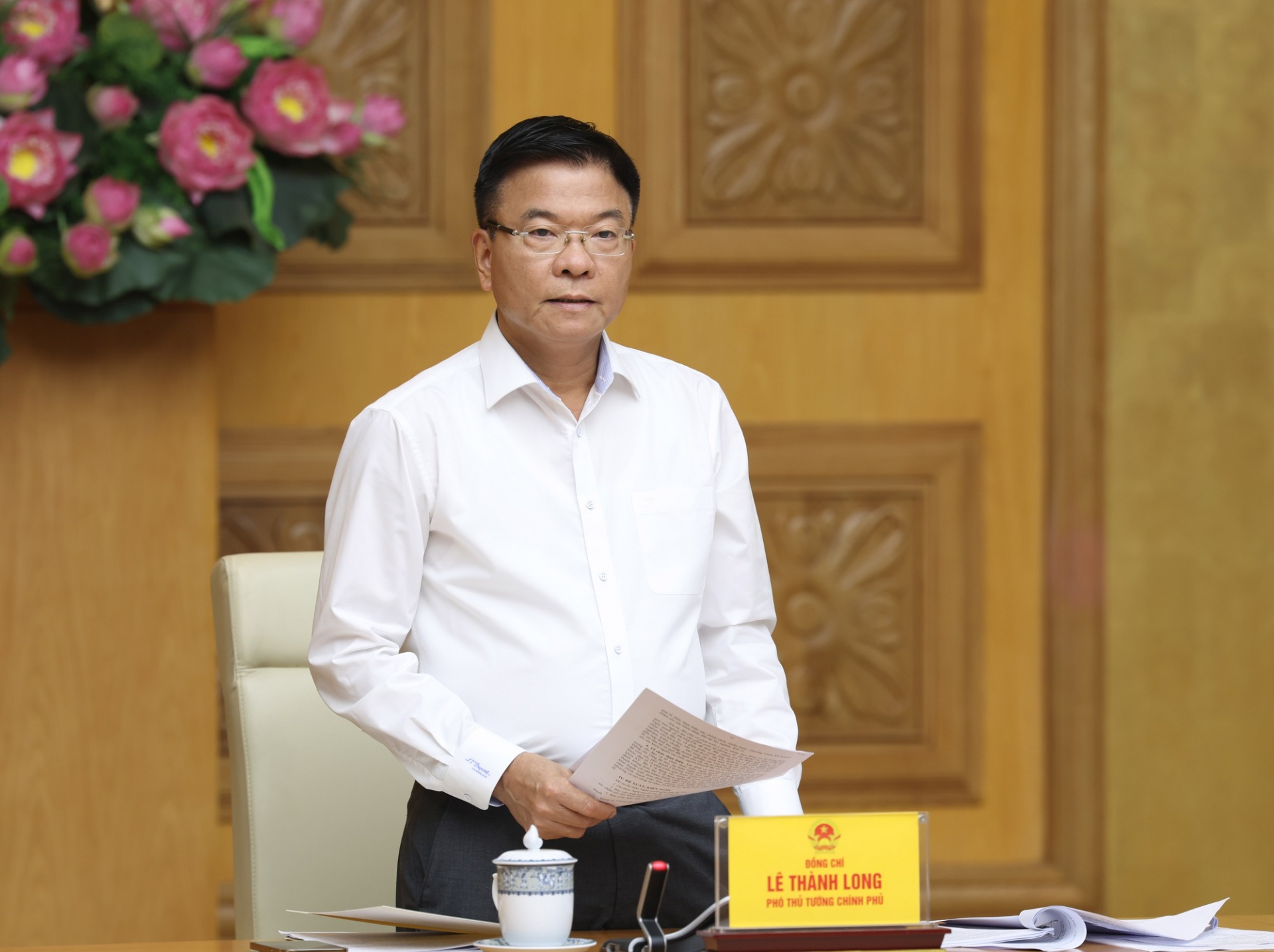 Phó Thủ tướng Lê Thành Long cho rằng, xây dựng Nghị quyết của Bộ Chính trị phải lý giải bằng được nội dung có gì mới, có gì khác một cách cụ thể hơn - Ảnh: VGP Phó Thủ tướng Lê Thành Long cho rằng, xây dựng Nghị quyết của Bộ Chính trị phải lý giải bằng được nội dung có gì mới, có gì khác một cách cụ thể hơn - Ảnh: VGP