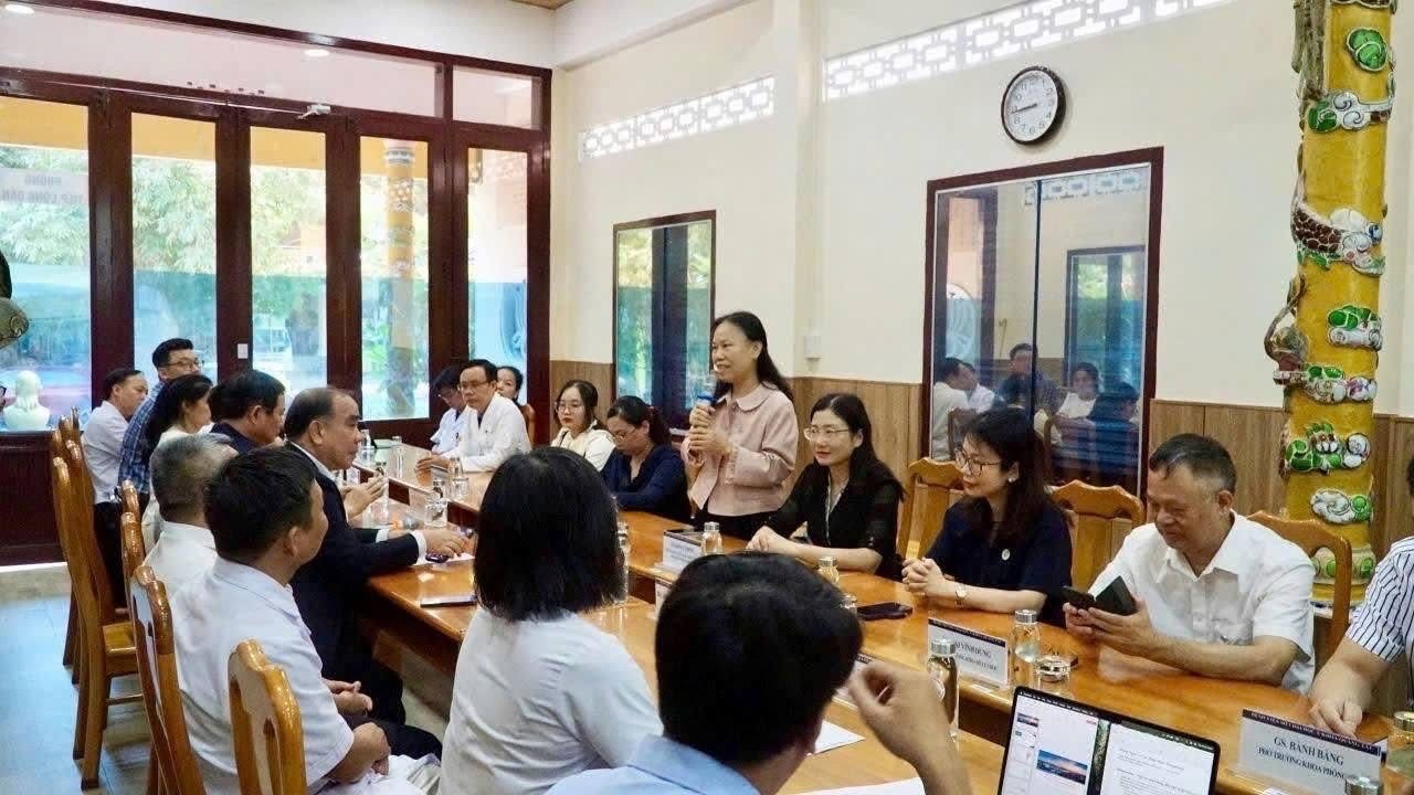 Đoàn công tác BV số 1 – Đại học Y khoa Quảng Tây (Trung Quốc) hợp tác với BVĐK Khánh Hòa