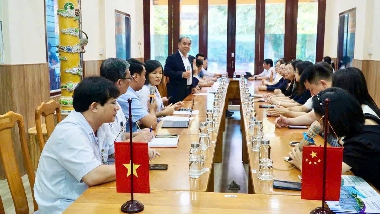 Đoàn công tác BV số 1 – Đại học Y khoa Quảng Tây (Trung Quốc) hợp tác với BVĐK Khánh Hòa