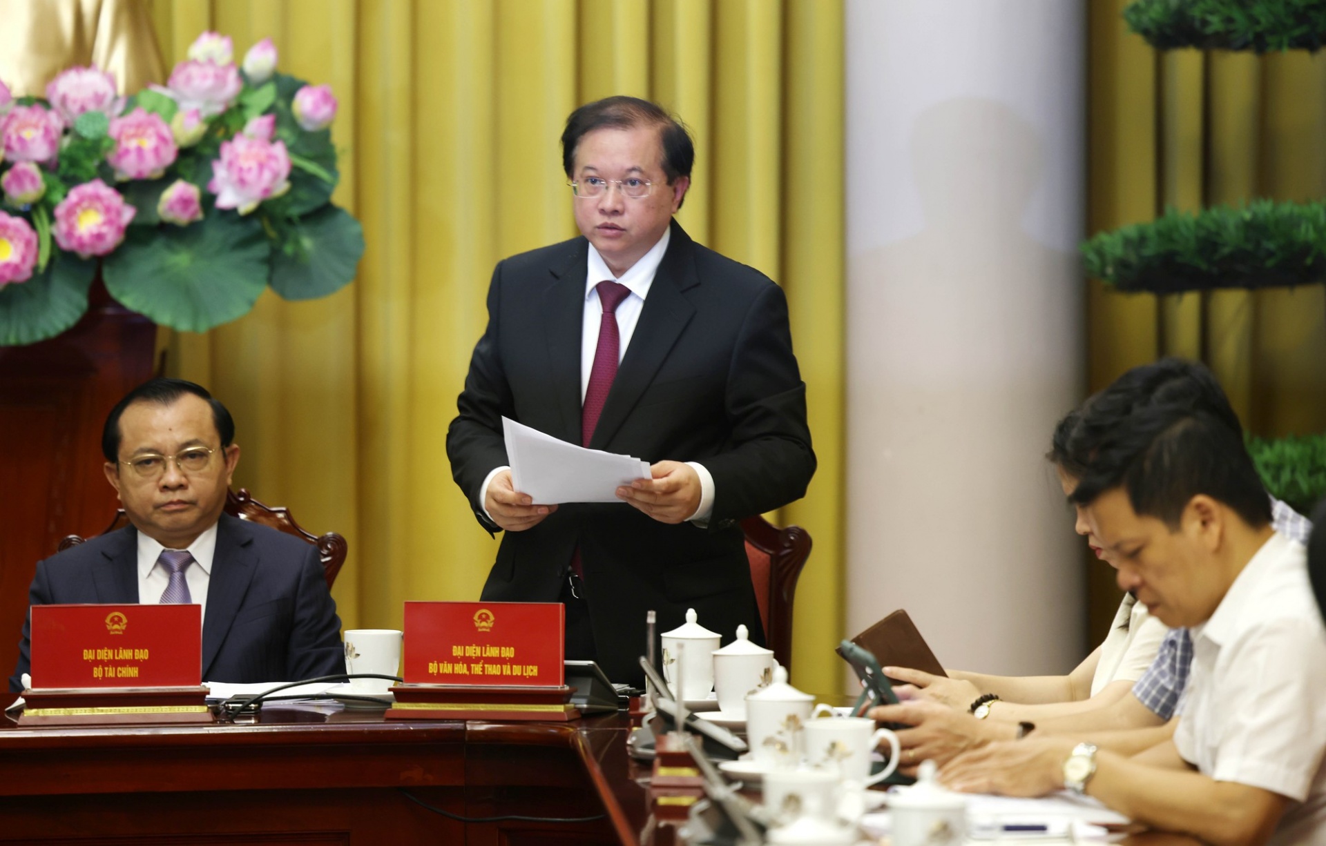 Thứ trưởng Bộ Văn hóa, Thể thao và Du lịch Tạ Quang Đông phát biểu tại buổi họp báo - Ảnh: VGP Thứ trưởng Bộ Văn hóa, Thể thao và Du lịch Tạ Quang Đông phát biểu tại buổi họp báo - Ảnh: VGP