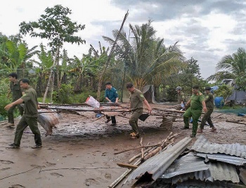 can tho dong loc bat ngo lam toc mai 4 can nha tai xa truong xuan
