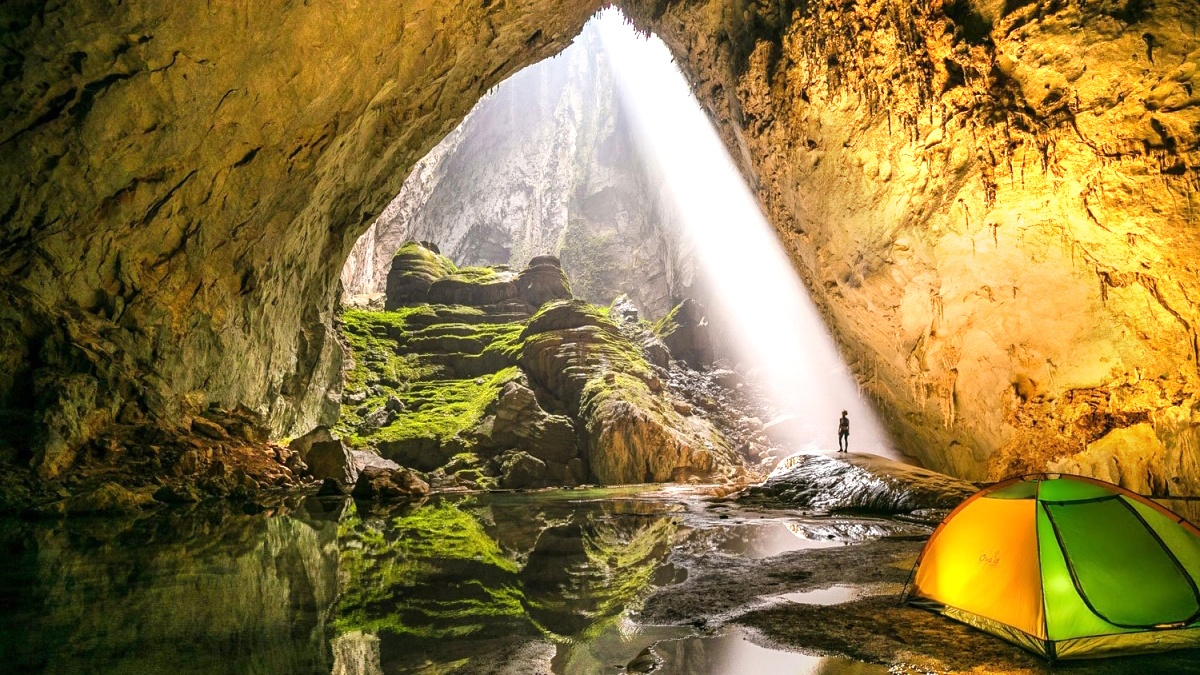 Hang Sơn Đoòng (Vườn quốc gia Phong Nha-Kẻ Bàng). Ảnh Ryan Deboodt Hang Sơn Đoòng (Vườn quốc gia Phong Nha-Kẻ Bàng). Ảnh Ryan Deboodt