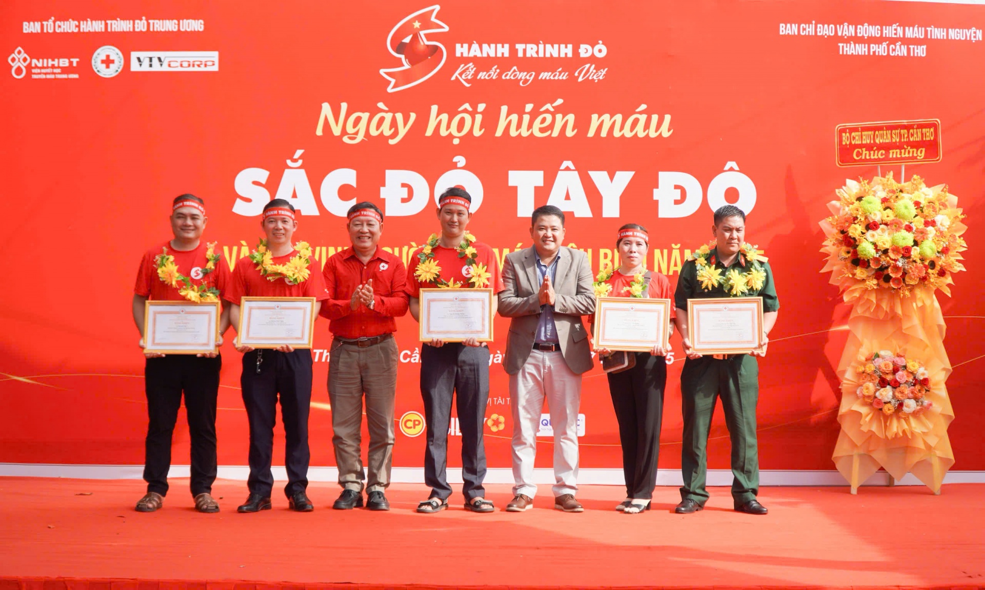 Ngày hội hiến máu “Sắc đỏ Tây Đô”