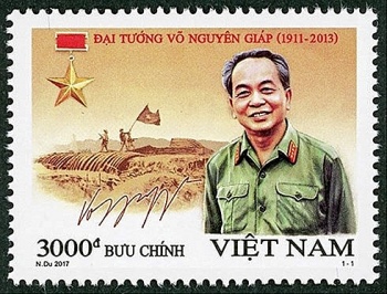 Đoàn công tác Bộ Quốc phòng dâng hương Đại tướng Võ Nguyên Giáp tại Vũng Chùa – Đảo Yến