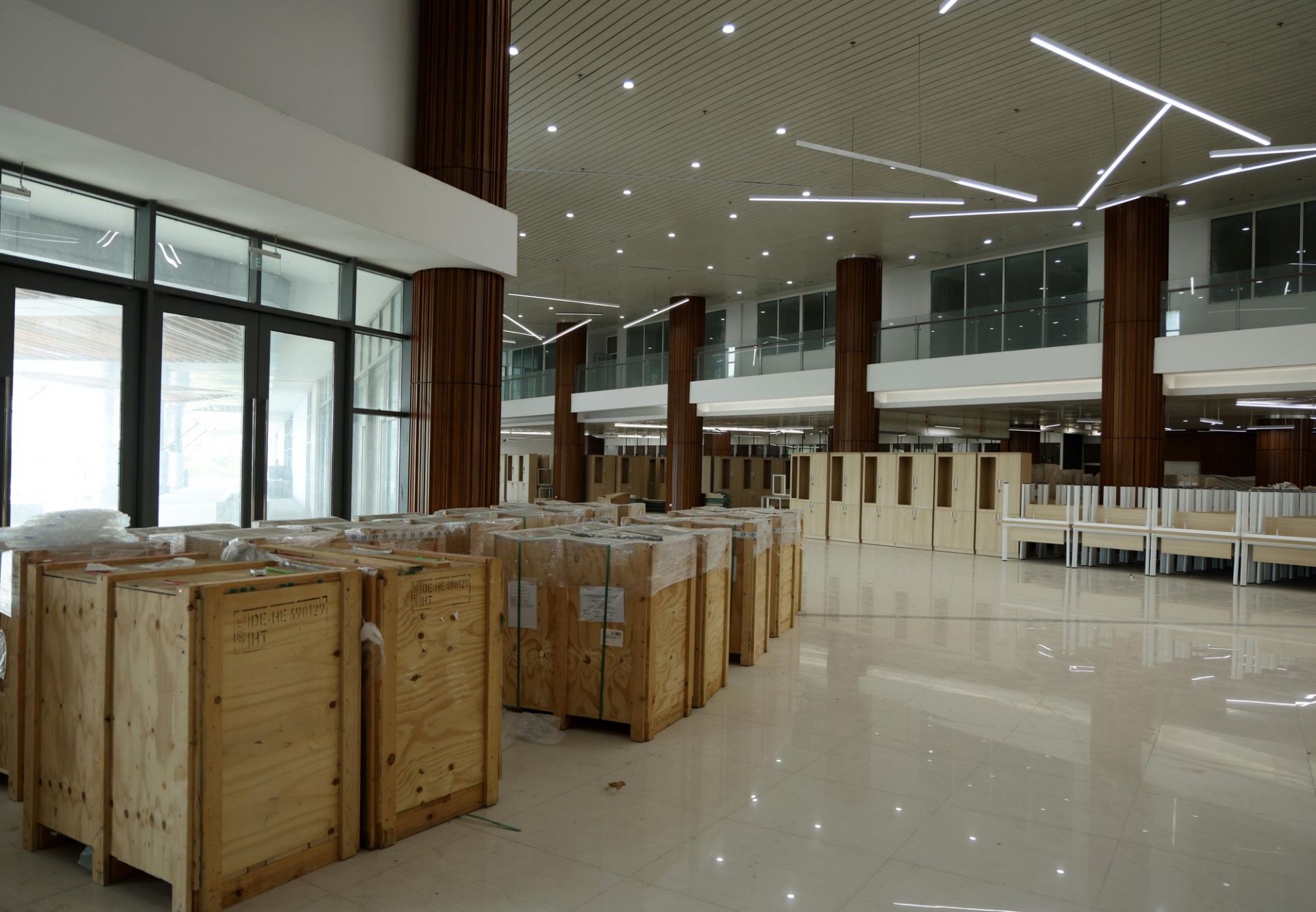   Trước mắt, phải sớm phê duyệt điều chỉnh hợp đồng; triển khai hoàn thành công việc về phòng cháy chữa cháy; các nhà thầu cố gắng vượt qua khó khăn để đẩy nhanh tiến độ - Ảnh: VGP