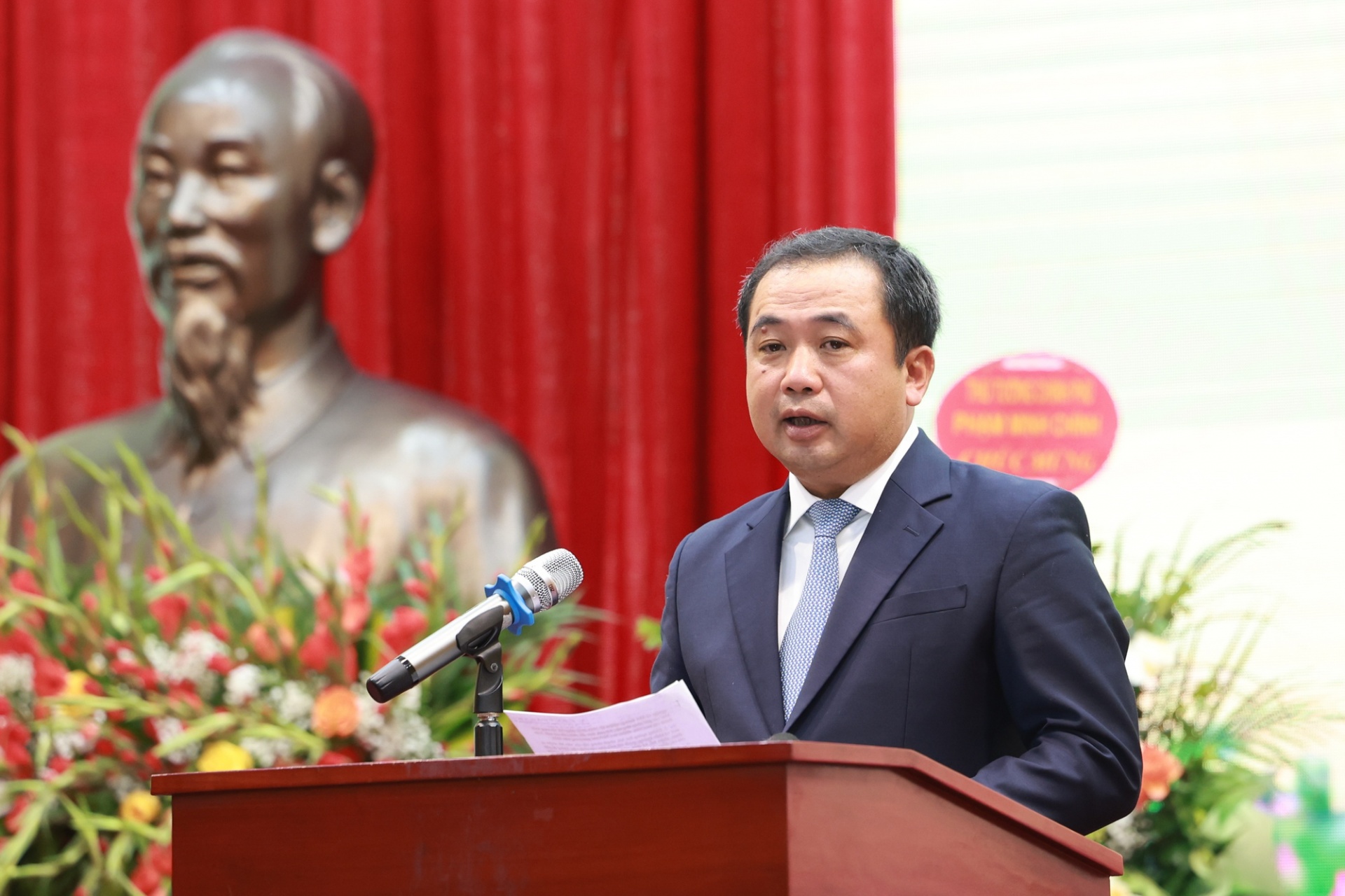 Đồng chí Trần Đức Thắng tiếp thu chỉ đạo của Thủ tướng Chính phủ - Ảnh: VGP Đồng chí Trần Đức Thắng tiếp thu chỉ đạo của Thủ tướng Chính phủ - Ảnh: VGP