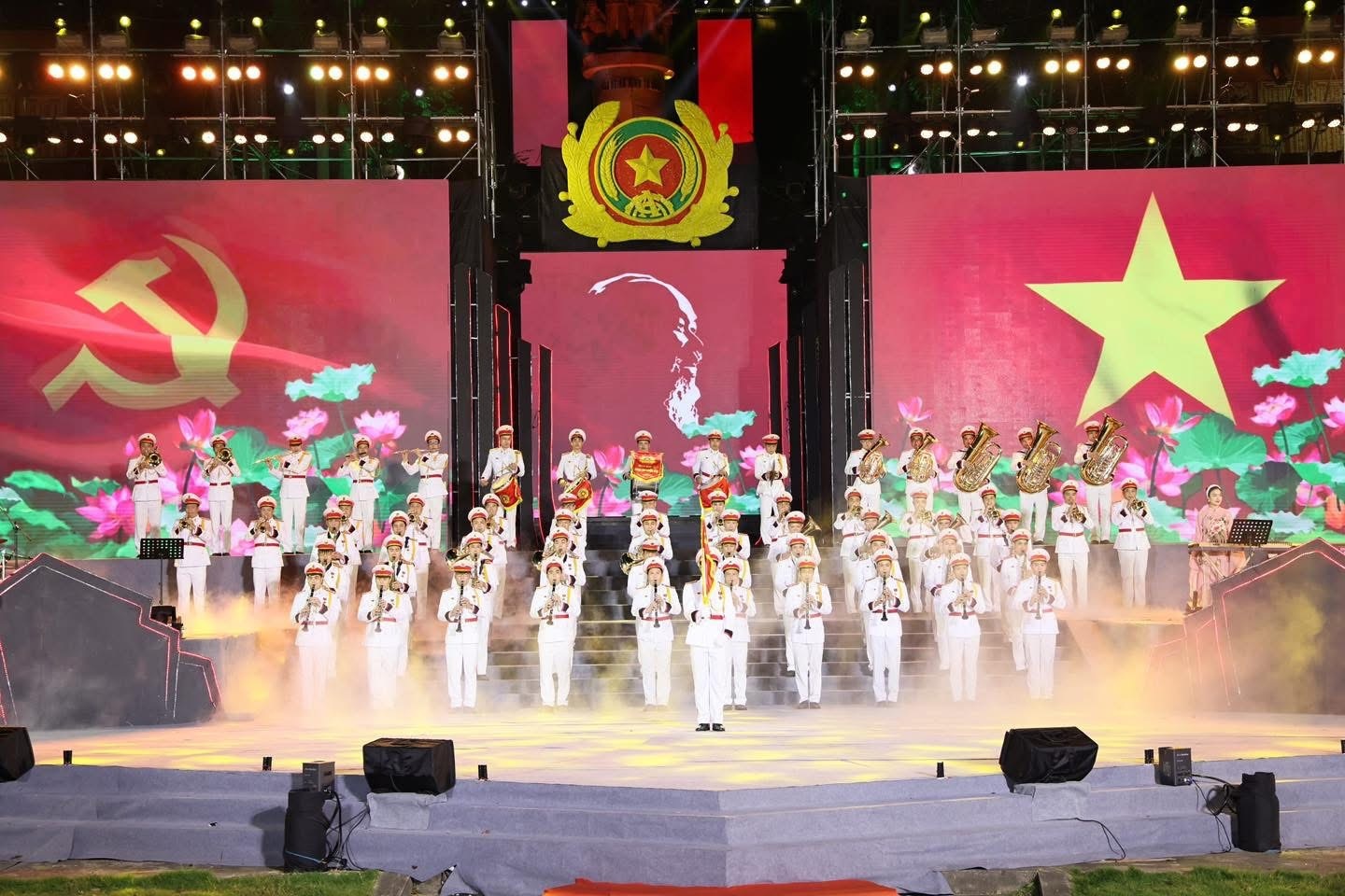 Tuyên Quang: Chương trình nghệ thuật tri ân “Giữ trọn lời thề – Bản hùng ca từ nguồn cội”