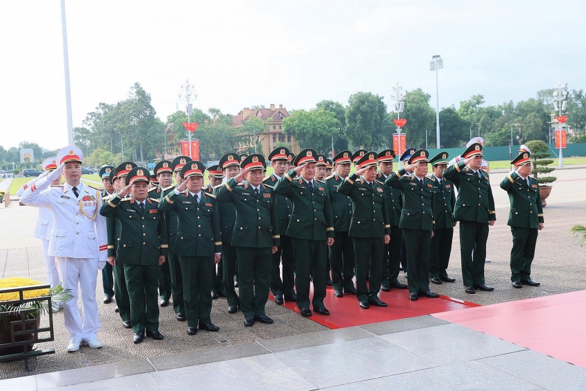 Lãnh đạo Đảng, Nhà nước vào Lăng viếng Chủ tịch Hồ Chí Minh, tưởng niệm các anh hùng liệt sĩ Lãnh đạo Đảng, Nhà nước vào Lăng viếng Chủ tịch Hồ Chí Minh, tưởng niệm các anh hùng liệt sĩ