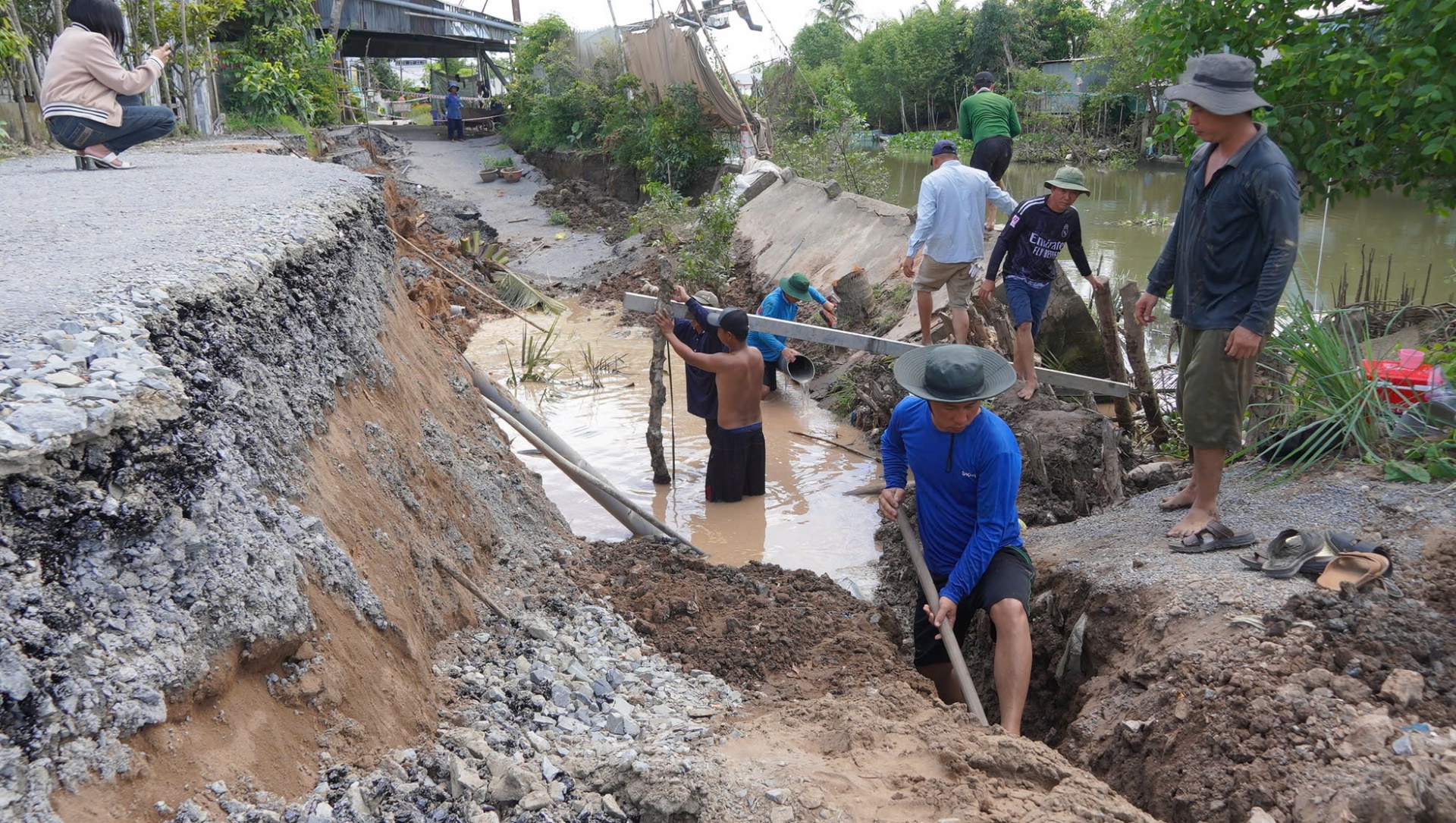 Cần Thơ ghi nhận 41 vụ sạt lở trong 7 tháng đầu năm, thiệt hại trên 9 tỷ đồng Cần Thơ ghi nhận 41 vụ sạt lở trong 7 tháng đầu năm, thiệt hại trên 9 tỷ đồng