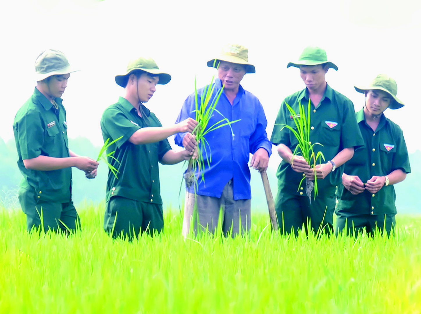 Các Đoàn Kinh tế-Quốc phòng Quân khu 9: Xứng đáng là “Đội quân chiến đấu, đội quân công tác, đội quân lao động sản xuất” Các Đoàn Kinh tế-Quốc phòng Quân khu 9: Xứng đáng là “Đội quân chiến đấu, đội quân công tác, đội quân lao động sản xuất”