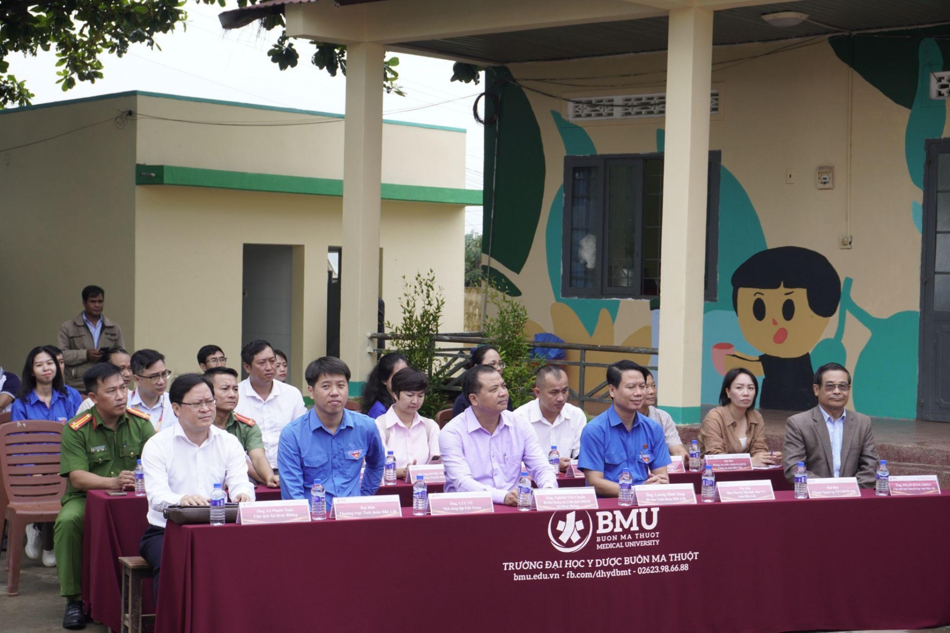 Các đại biểu tham dự Lễ khánh thành và bàn giao Các đại biểu tham dự Lễ khánh thành và bàn giao