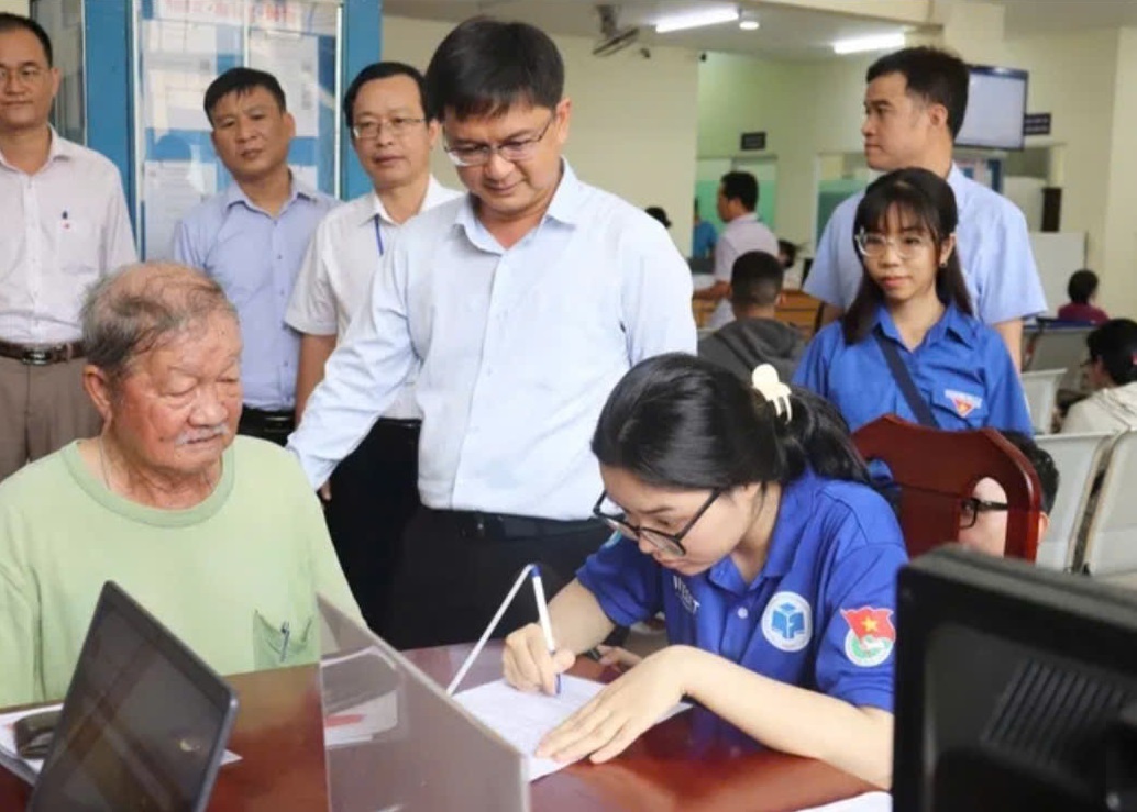 Trưởng Ban Tuyên giáo và Dân vận Thành ủy Nguyễn Mạnh Cường ghi nhận, đánh giá cao kết quả lãnh đạo, chỉ đạo triển khai vận hành mô hình chính quyền địa phương 2 cấp Trưởng Ban Tuyên giáo và Dân vận Thành ủy Nguyễn Mạnh Cường ghi nhận, đánh giá cao kết quả lãnh đạo, chỉ đạo triển khai vận hành mô hình chính quyền địa phương 2 cấp