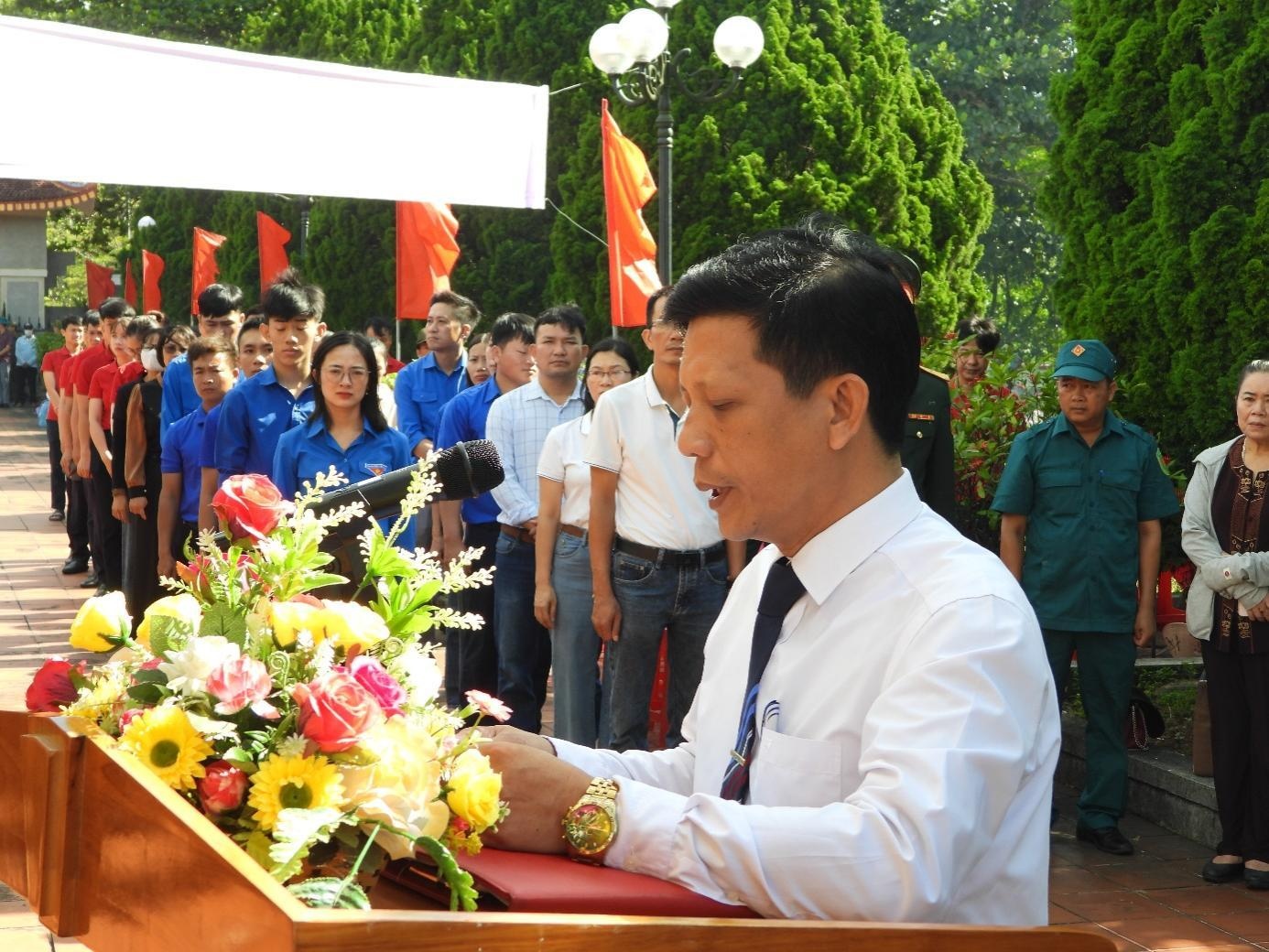 Đồng chí Phan Hữu Tình, Phó Chủ tịch UBND xã Trường Phú phát biểu tại buổi lễ. Ảnh Hoàng Anh