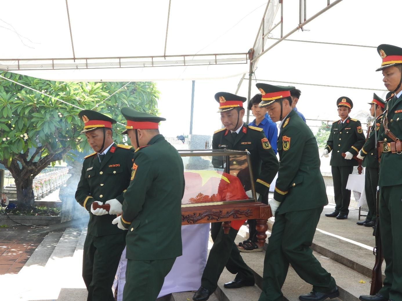 Quảng Trị: Truy điệu và an táng hài cốt liệt sĩ nhân kỷ niệm 78 năm ngày Thương binh - Liệt sĩ