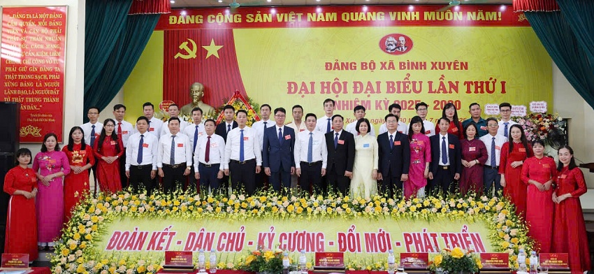 Quyết tâm trở thành trung tâm văn hóa, dịch vụ và đô thị văn minh, hiện đại Quyết tâm trở thành trung tâm văn hóa, dịch vụ và đô thị văn minh, hiện đại