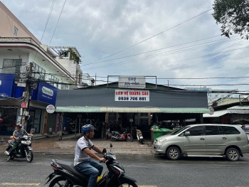 bai giu xe tai cho an hoa cua can tho thu tien giu xe may 10000 dong moi gio