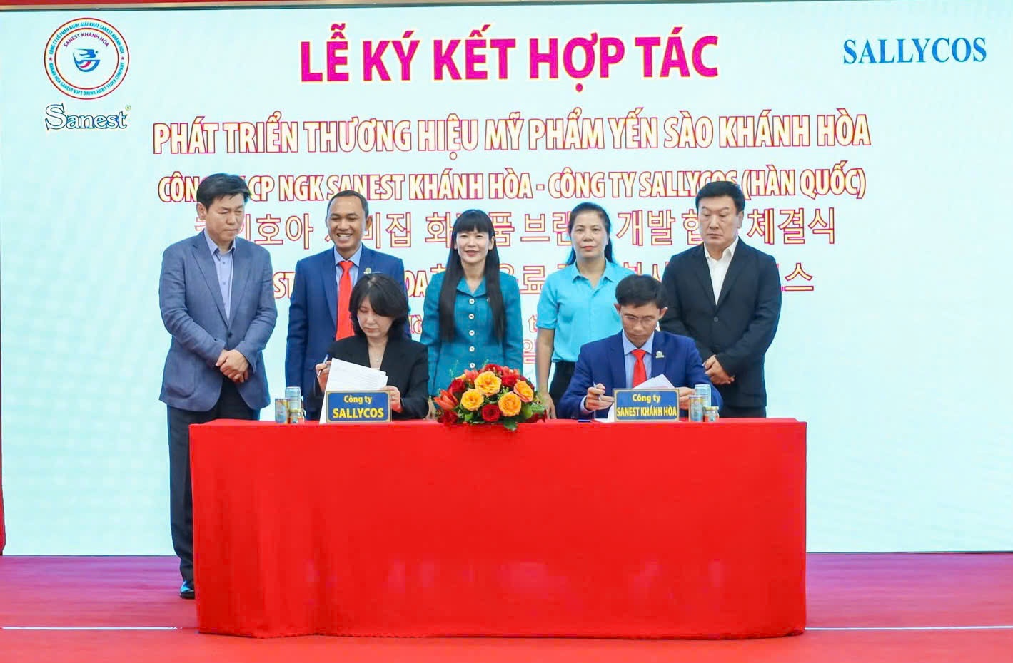 Sanest Khánh Hòa ký kết hợp tác phát triển thương hiệu mỹ phẩm với Công ty Sallycos