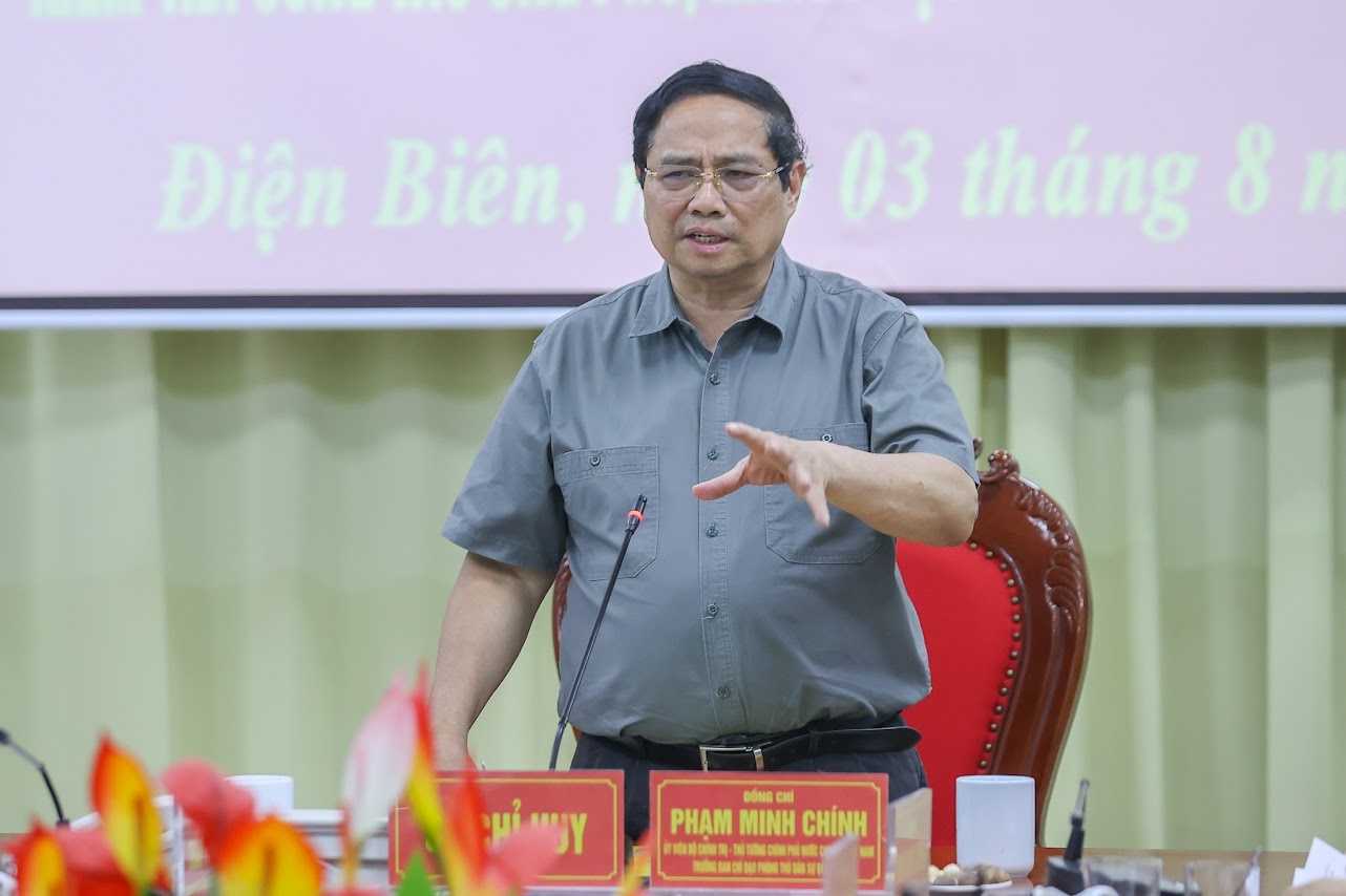 Thủ tướng yêu cầu các địa phương, các bộ, ngành liên quan tập trung khắc phục nhanh nhất hậu quả do lũ ống, lũ quét, sạt lở đất gây ra với tinh thần khẩn trương nhất, quyết liệt nhất - Ảnh: VGP Thủ tướng yêu cầu các địa phương, các bộ, ngành liên quan tập trung khắc phục nhanh nhất hậu quả do lũ ống, lũ quét, sạt lở đất gây ra với tinh thần khẩn trương nhất, quyết liệt nhất - Ảnh: VGP