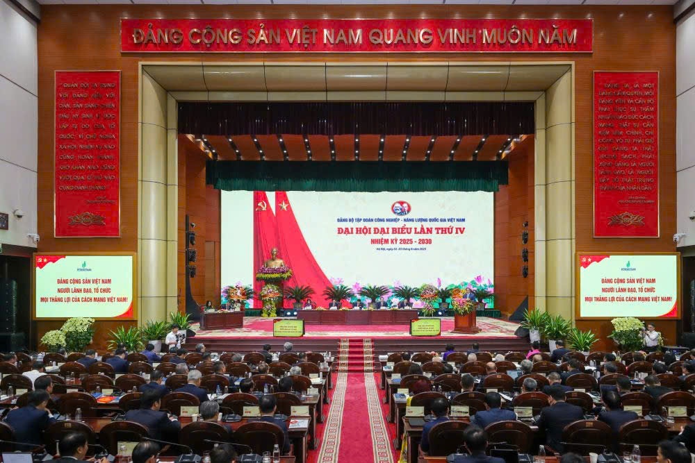 Phát triển Tập đoàn có tiềm lực mạnh, quản trị hiện đại, năng lực cạnh tranh cao, tăng trưởng xanh bền vững Phát triển Tập đoàn có tiềm lực mạnh, quản trị hiện đại, năng lực cạnh tranh cao, tăng trưởng xanh bền vững