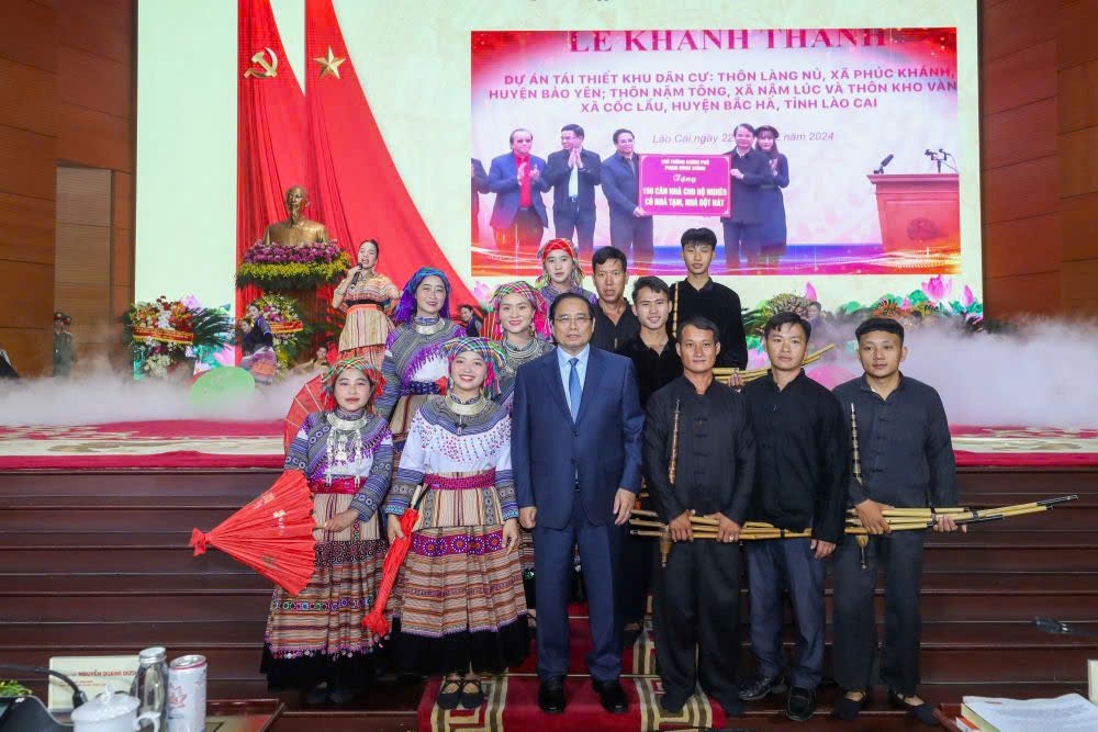 Phát triển Tập đoàn có tiềm lực mạnh, quản trị hiện đại, năng lực cạnh tranh cao, tăng trưởng xanh bền vững Phát triển Tập đoàn có tiềm lực mạnh, quản trị hiện đại, năng lực cạnh tranh cao, tăng trưởng xanh bền vững