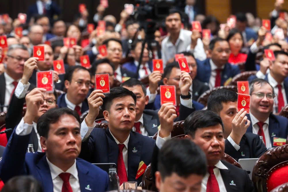 Phát triển Tập đoàn có tiềm lực mạnh, quản trị hiện đại, năng lực cạnh tranh cao, tăng trưởng xanh bền vững Phát triển Tập đoàn có tiềm lực mạnh, quản trị hiện đại, năng lực cạnh tranh cao, tăng trưởng xanh bền vững