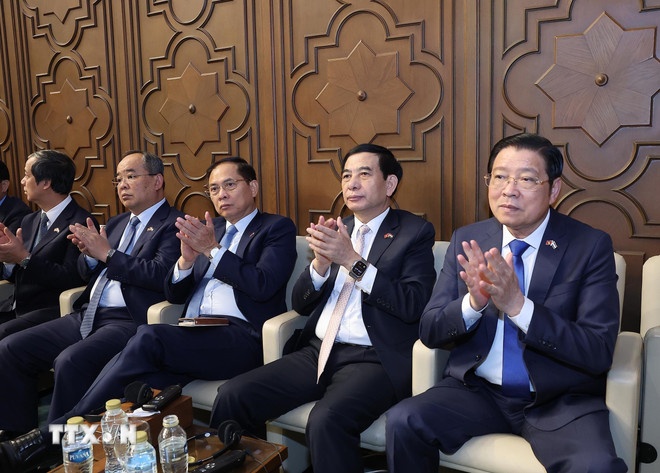 Đoàn đại biểu cấp cao Việt Nam dự tại Trụ sở Liên đoàn Arab. (Ảnh: TTXVN) Đoàn đại biểu cấp cao Việt Nam dự tại Trụ sở Liên đoàn Arab. (Ảnh: TTXVN)