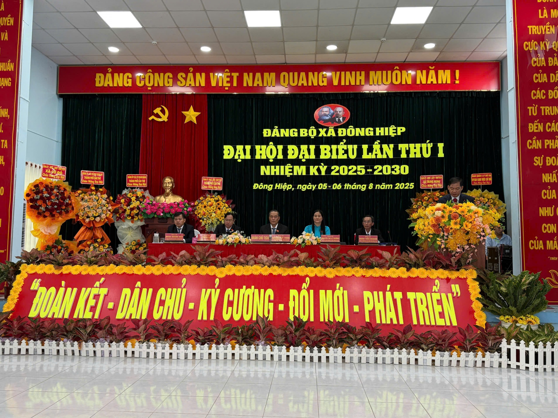 Đảng bộ xã Đông Hiệp (TP Cần Thơ) tổ chức thành công Đại hội lần thứ I, nhiệm kỳ 2025 - 2030 Đảng bộ xã Đông Hiệp (TP Cần Thơ) tổ chức thành công Đại hội lần thứ I, nhiệm kỳ 2025 - 2030