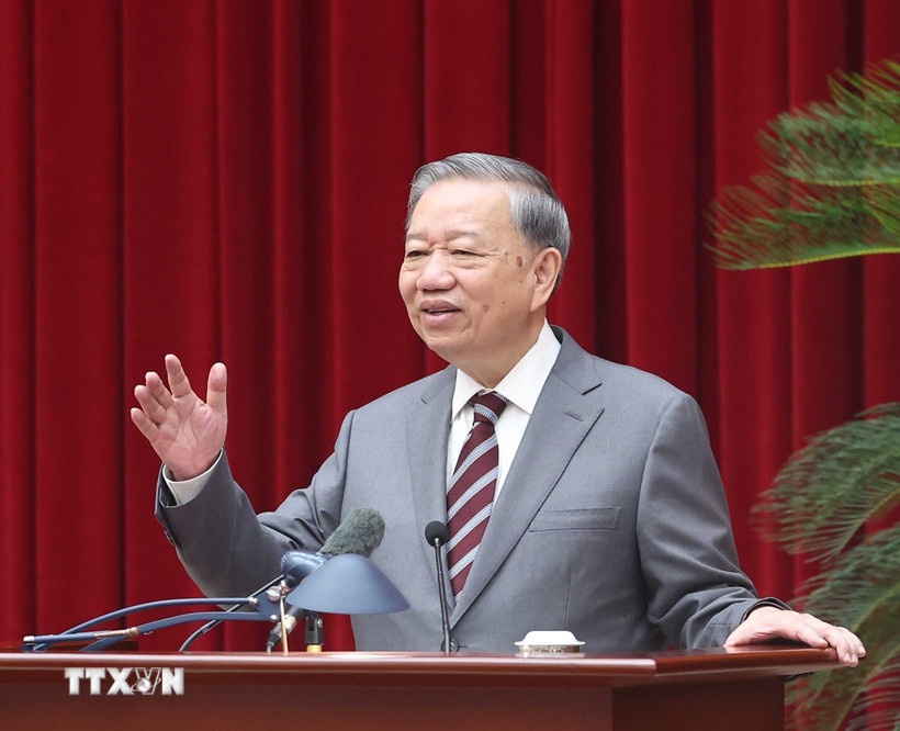 Tổng Bí thư nhấn mạnh: Trí thức, nhà khoa học, văn nghệ sĩ tiếp tục là lực lượng tiên phong mở đường cho dân tộc tiến lên mạnh mẽ - Ảnh: TTXVN Tổng Bí thư nhấn mạnh: Trí thức, nhà khoa học, văn nghệ sĩ tiếp tục là lực lượng tiên phong mở đường cho dân tộc tiến lên mạnh mẽ - Ảnh: TTXVN