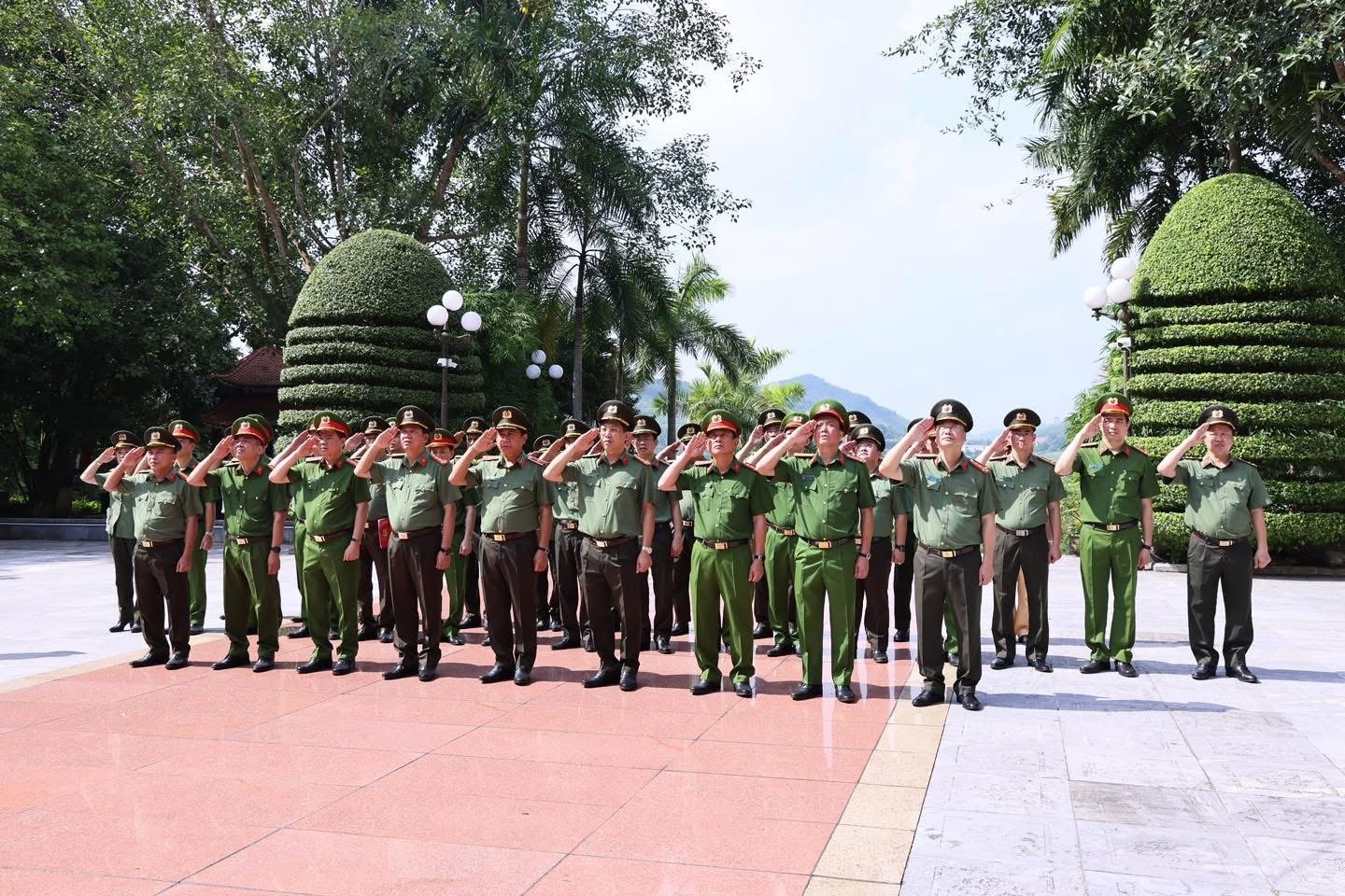 Công an tỉnh Tuyên Quang – Gương mẫu, đi đầu, vững vàng nơi tuyến đầu bảo vệ an ninh Tổ quốc