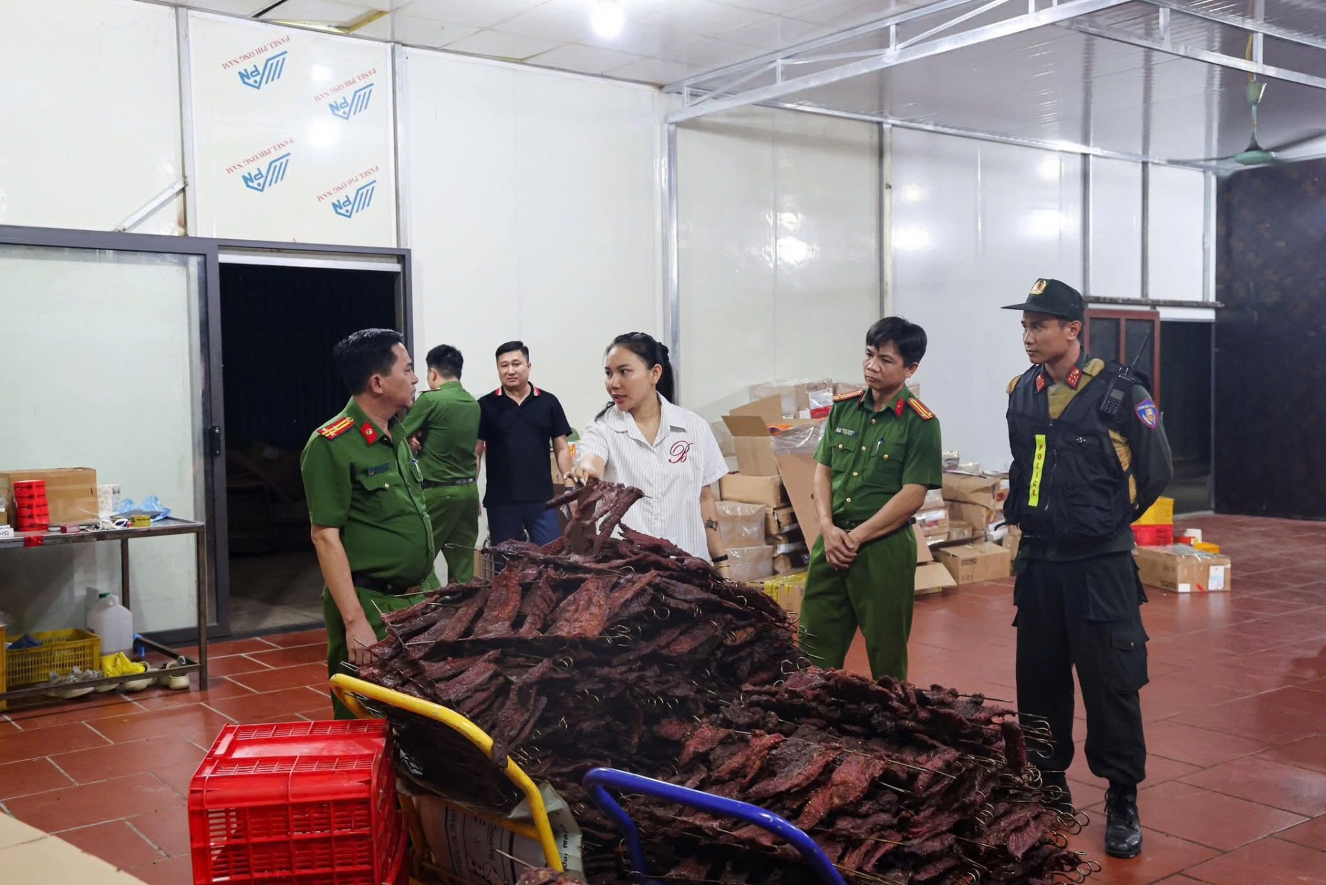 Phú Thọ: Triệt phá cơ sở thực phẩm bẩn gắn mác “Đặc sản vùng cao” thu lợi hàng trăm tỷ đồng