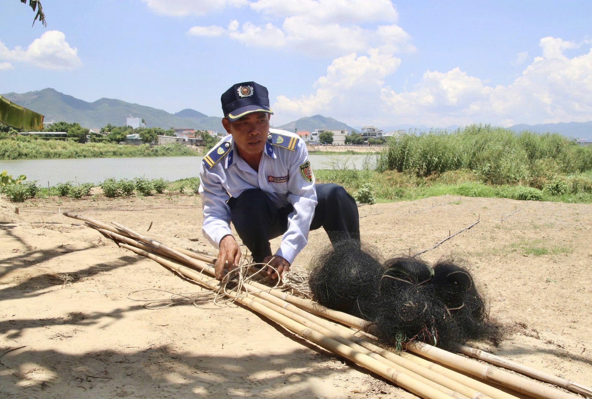 Cùng chung tay bảo vệ an toàn quần thể chim yến Cùng chung tay bảo vệ an toàn quần thể chim yến